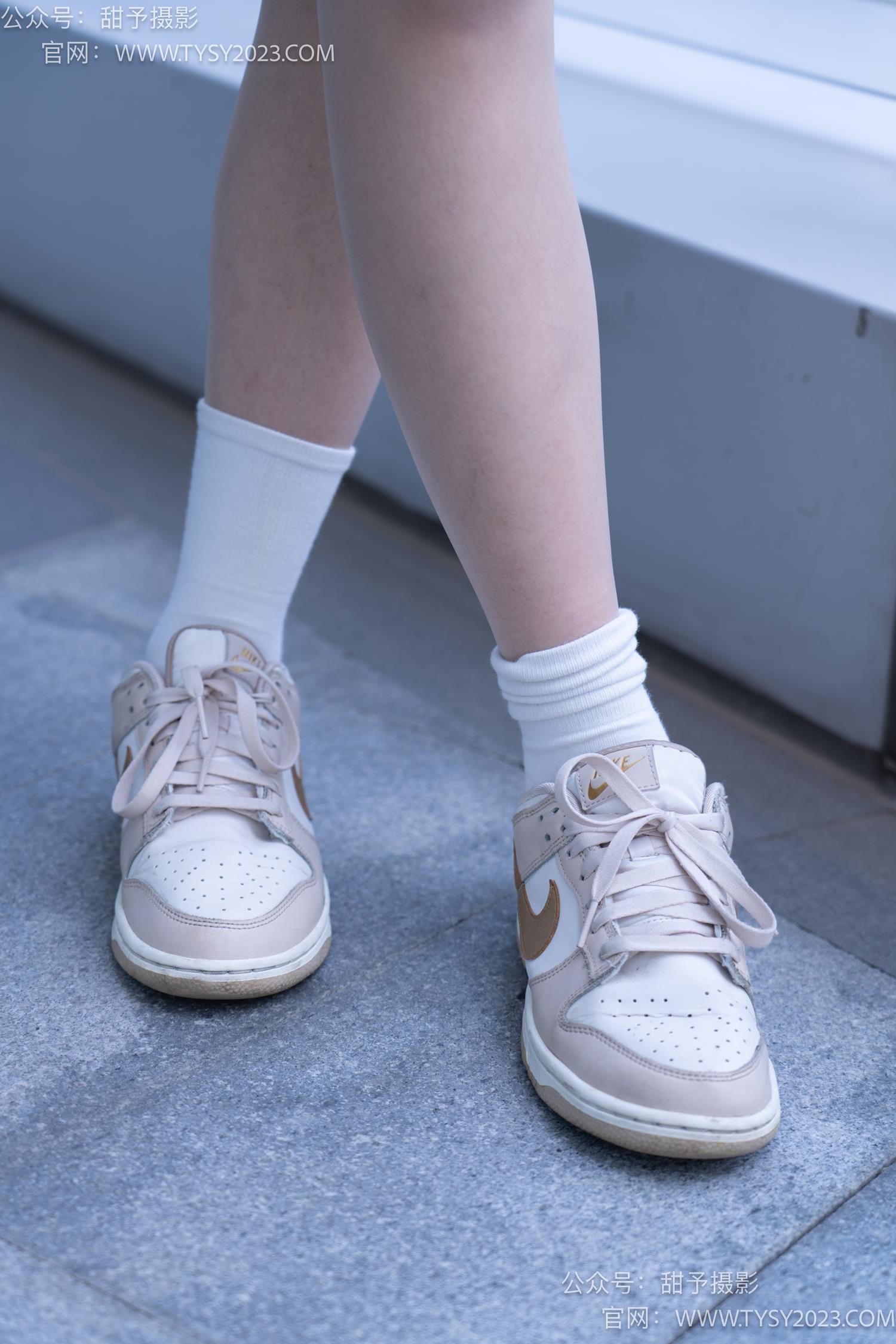图片[11]-甜予摄影 NO.052 思思-板鞋、白棉袜、肉丝[128P] – 速更版-美库