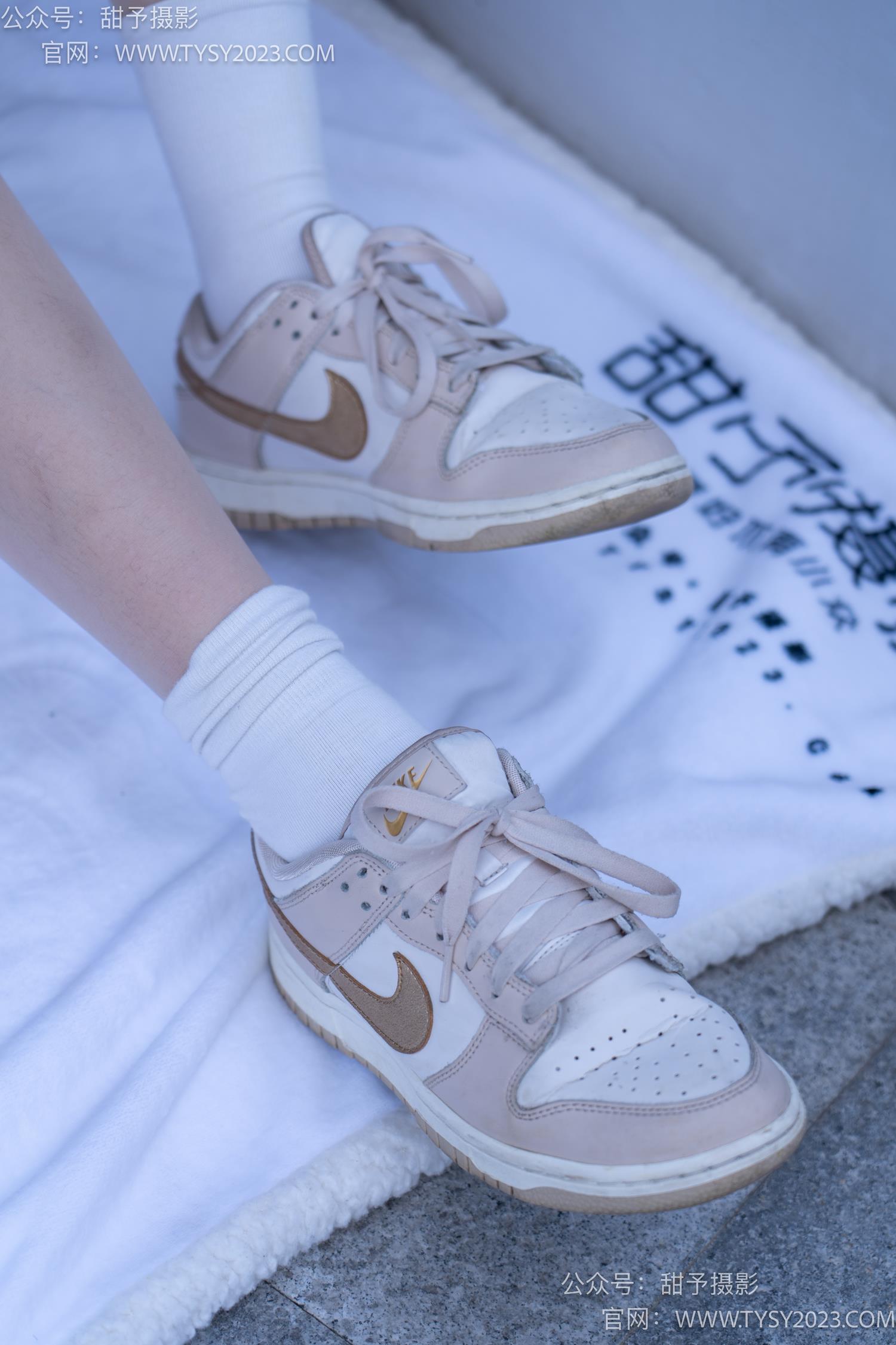 图片[17]-甜予摄影 NO.052 思思-板鞋、白棉袜、肉丝[128P] – 速更版-美库