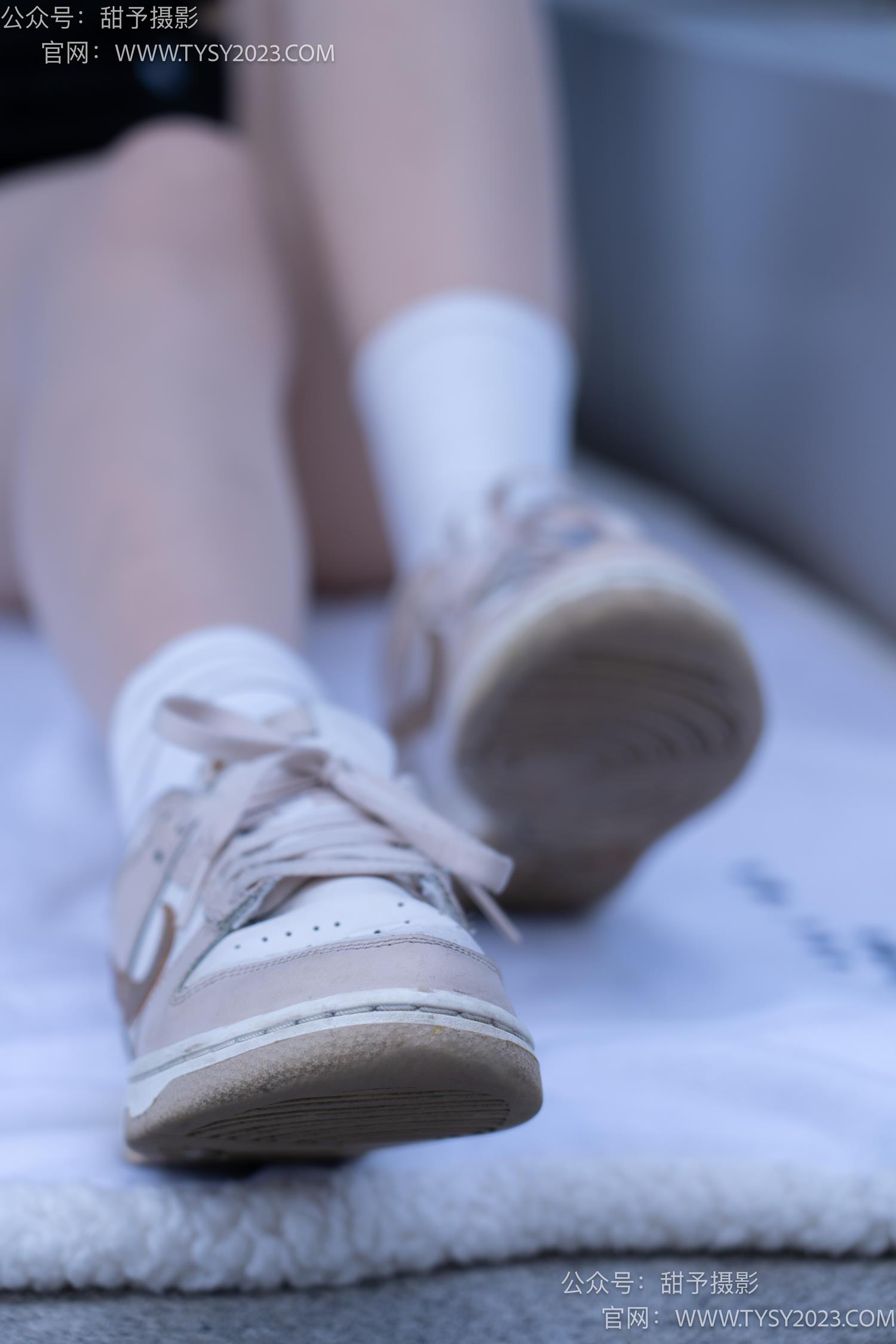 图片[20]-甜予摄影 NO.052 思思-板鞋、白棉袜、肉丝[128P] – 速更版-美库