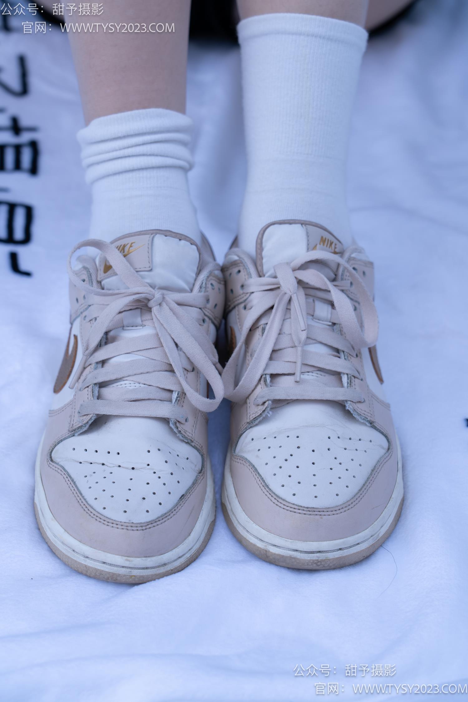 图片[23]-甜予摄影 NO.052 思思-板鞋、白棉袜、肉丝[128P] – 速更版-美库