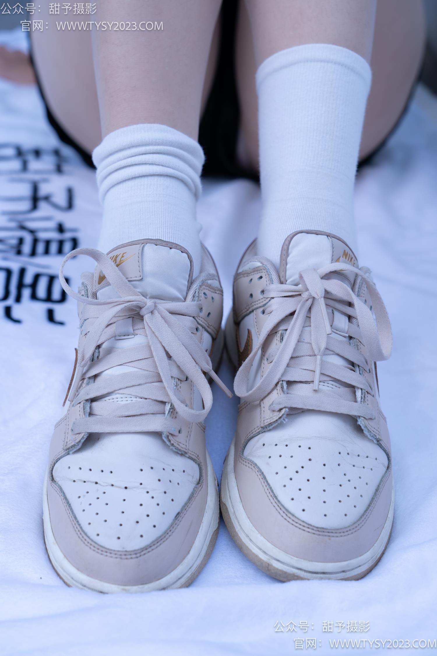 图片[26]-甜予摄影 NO.052 思思-板鞋、白棉袜、肉丝[128P] – 速更版-美库