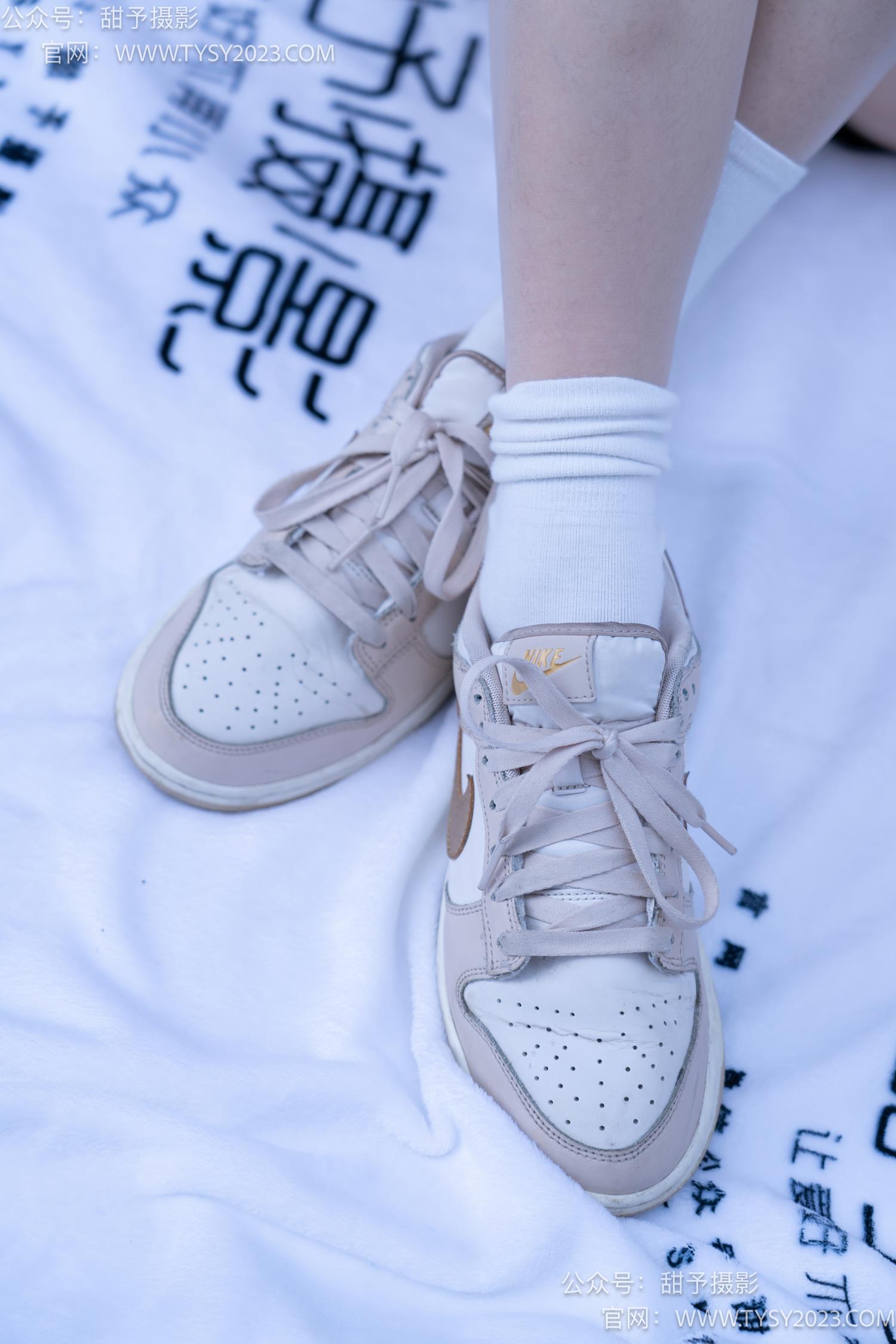 图片[28]-甜予摄影 NO.052 思思-板鞋、白棉袜、肉丝[128P] – 速更版-美库