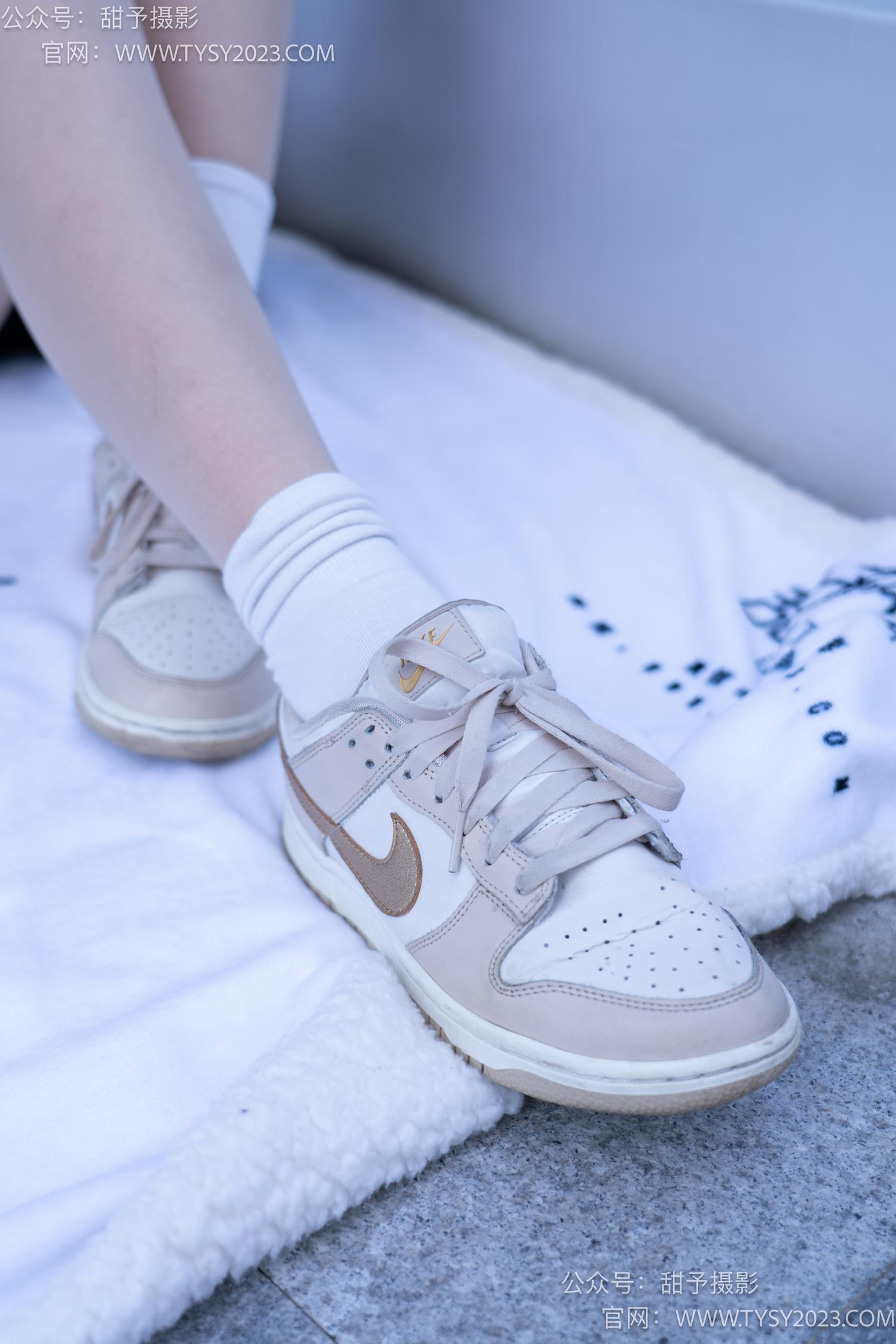 图片[33]-甜予摄影 NO.052 思思-板鞋、白棉袜、肉丝[128P] – 速更版-美库