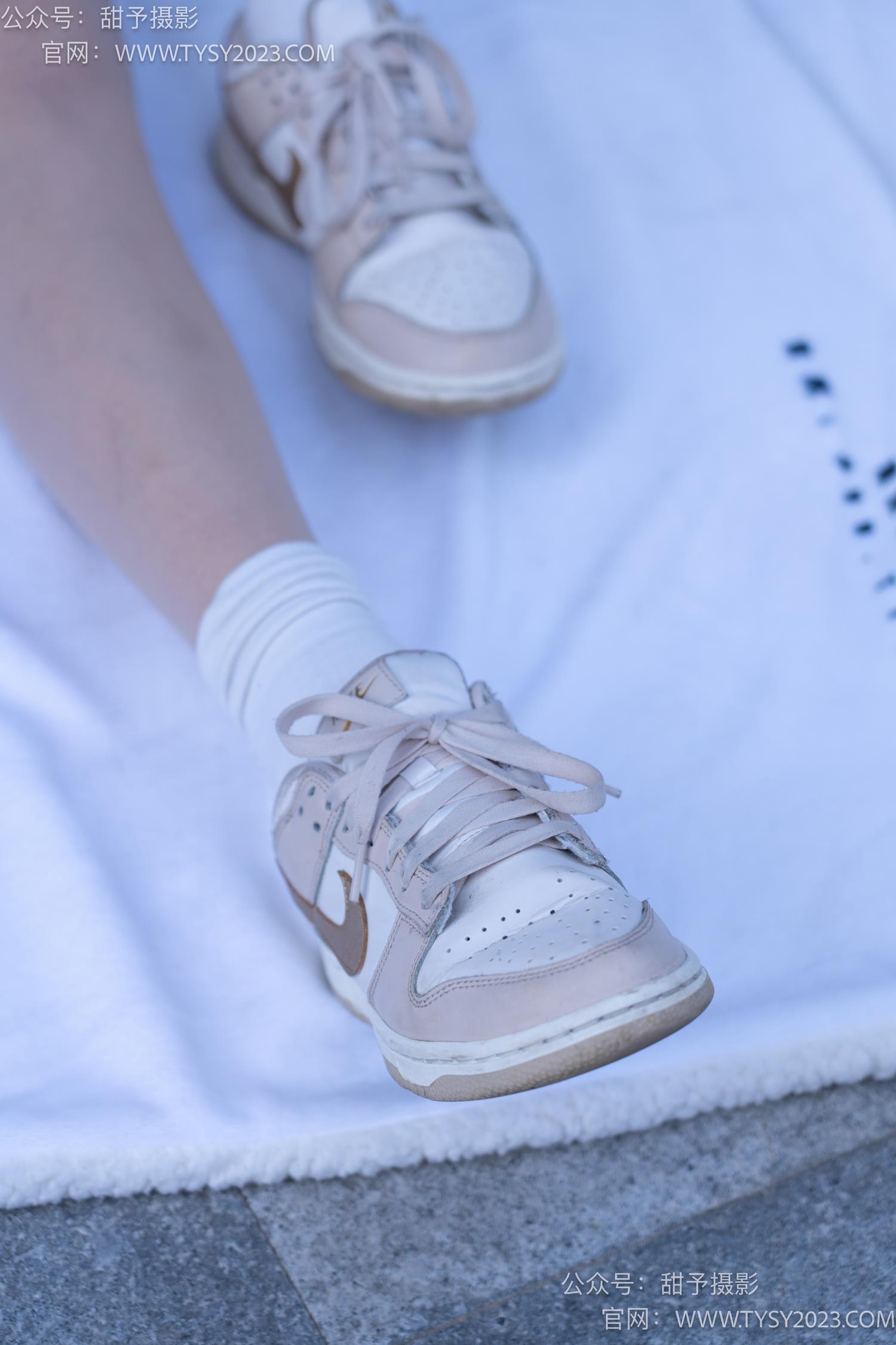 图片[35]-甜予摄影 NO.052 思思-板鞋、白棉袜、肉丝[128P] – 速更版-美库