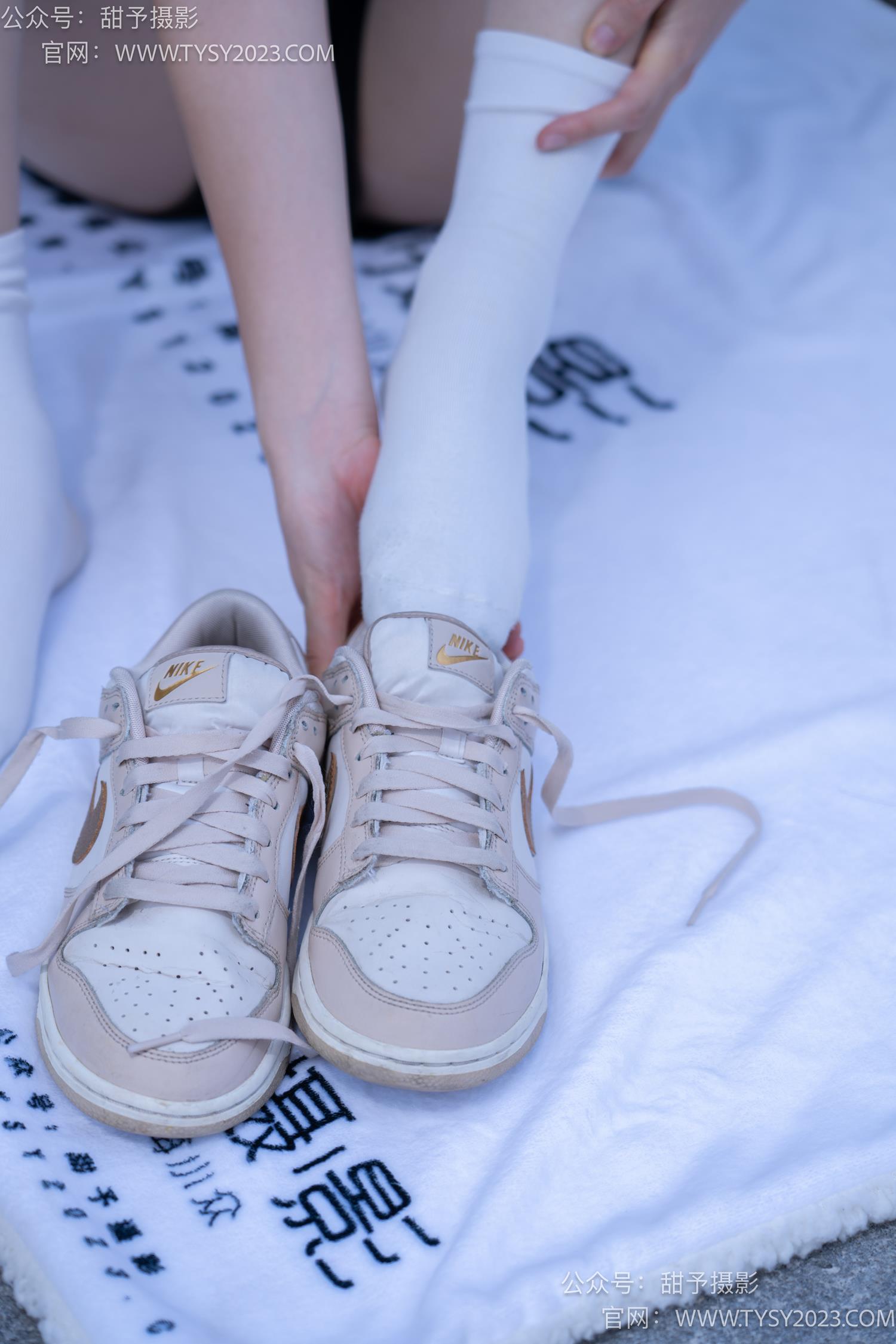 图片[39]-甜予摄影 NO.052 思思-板鞋、白棉袜、肉丝[128P] – 速更版-美库