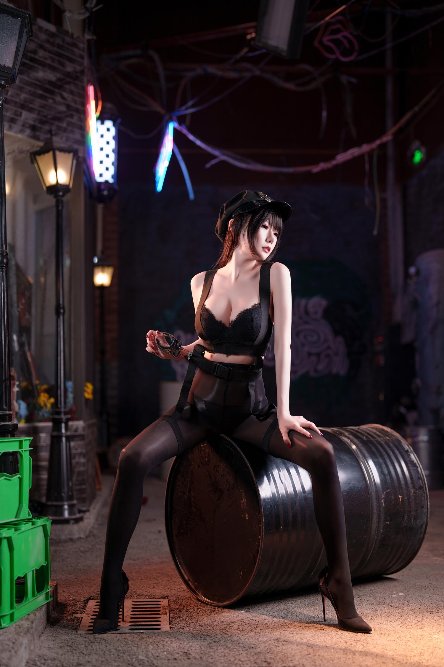 图片[31]-香草喵露露 – 十一月舰长 女警[37P] – 速更版-美库