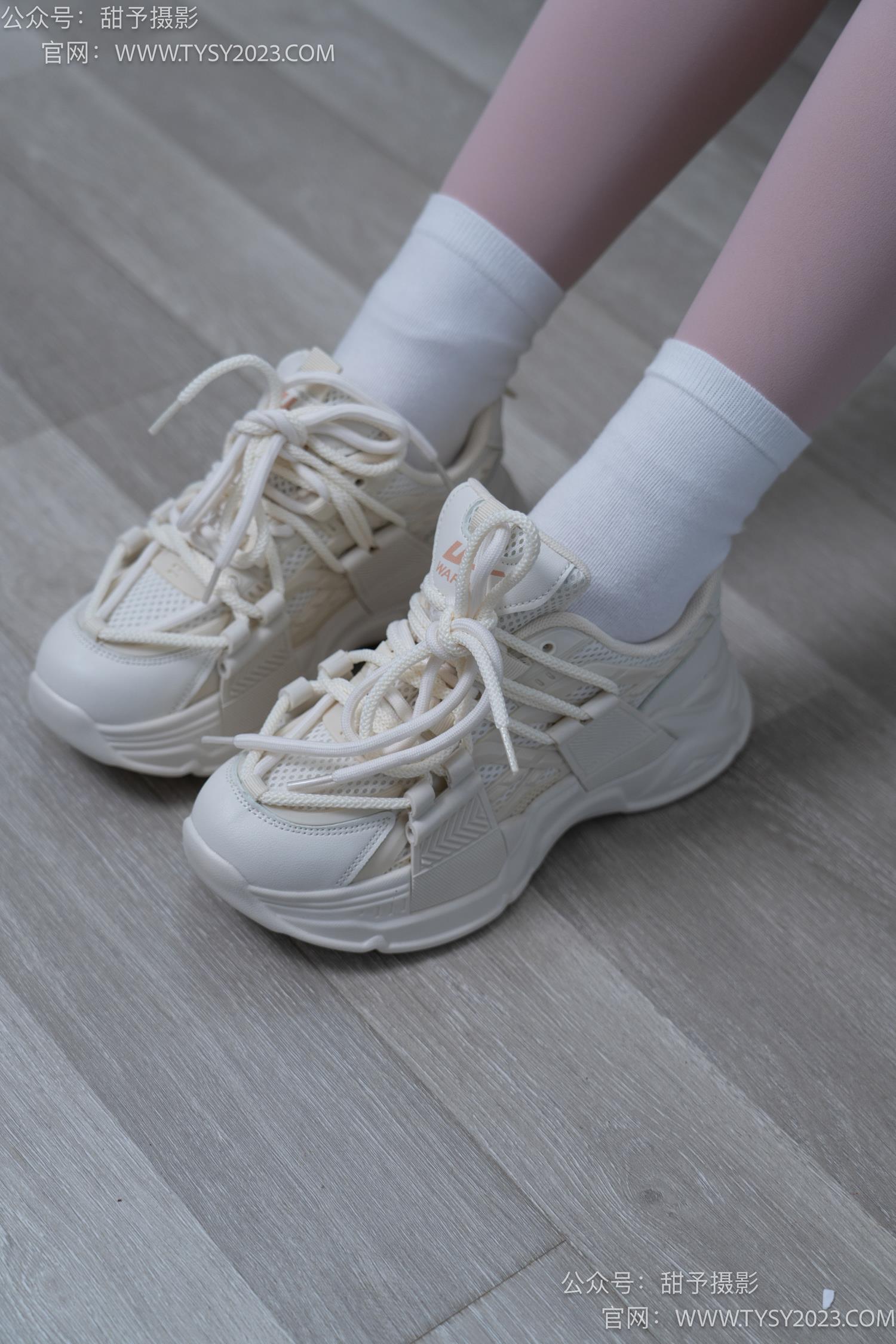图片[24]-甜予摄影 NO.053 璇璇-瑜伽裤、运动鞋、白棉袜、裸足[149P] – 速更版-美库