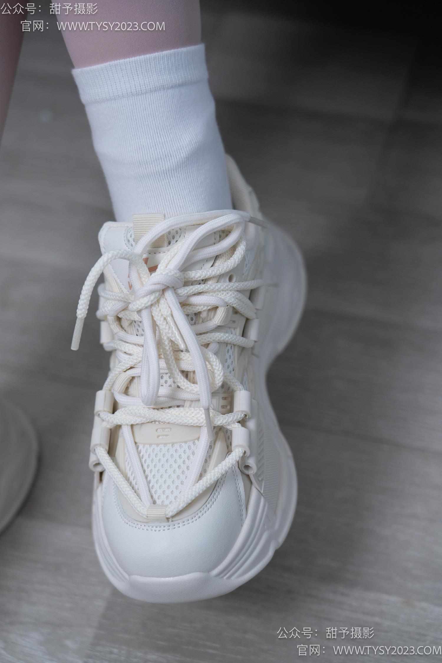 图片[16]-甜予摄影 NO.053 璇璇-瑜伽裤、运动鞋、白棉袜、裸足[149P] – 速更版-美库