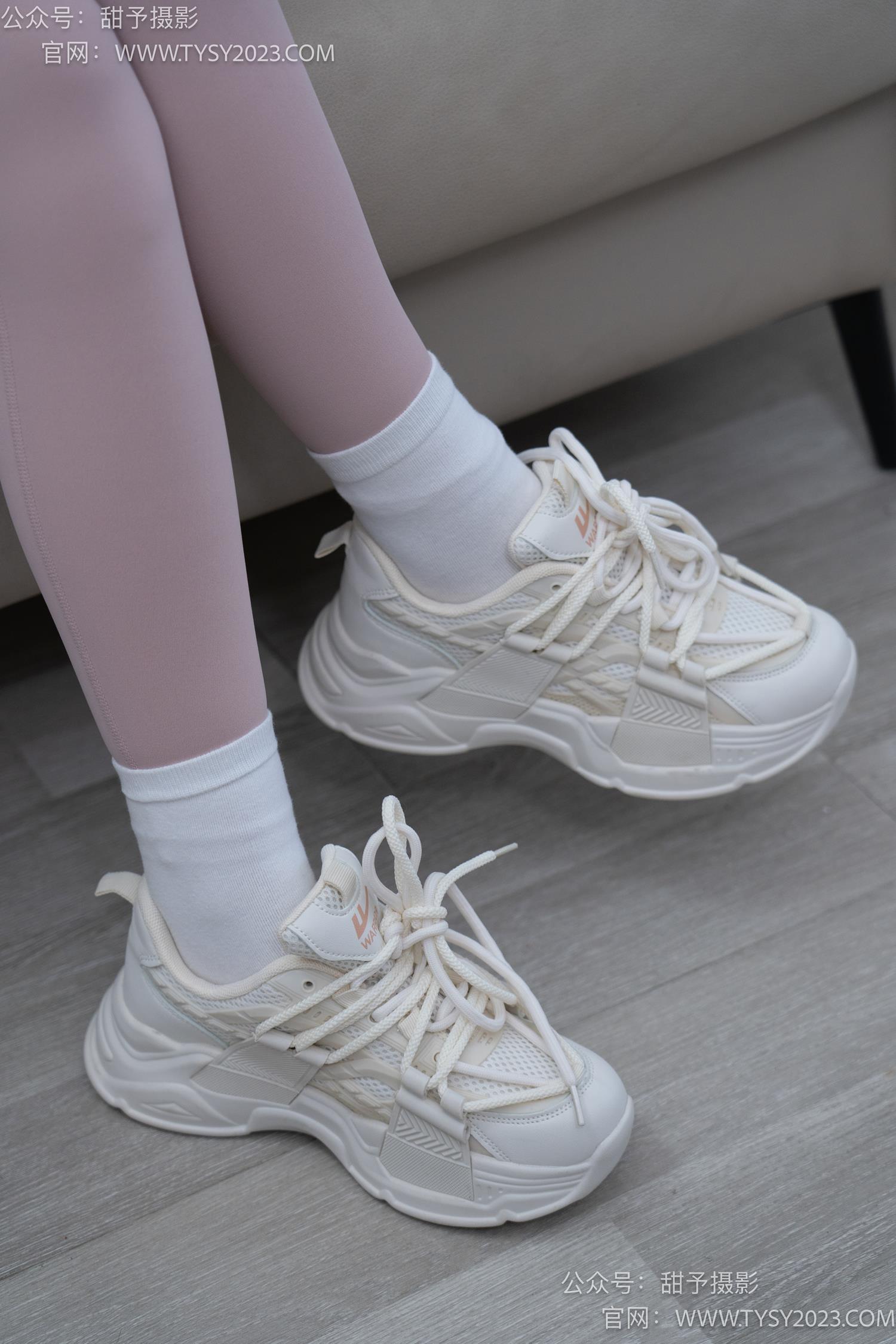 图片[19]-甜予摄影 NO.053 璇璇-瑜伽裤、运动鞋、白棉袜、裸足[149P] – 速更版-美库