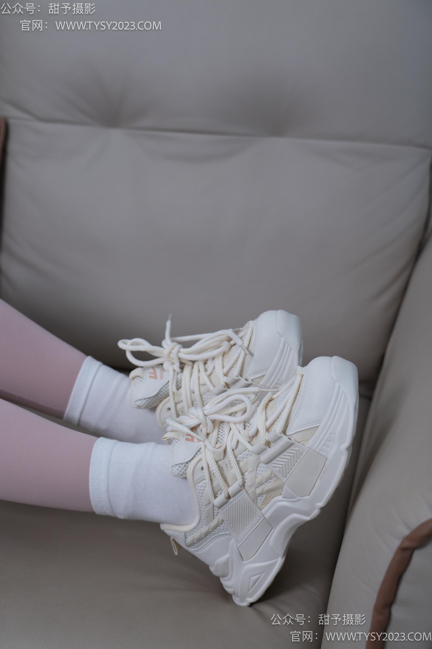 图片[20]-甜予摄影 NO.053 璇璇-瑜伽裤、运动鞋、白棉袜、裸足[149P] – 速更版-美库