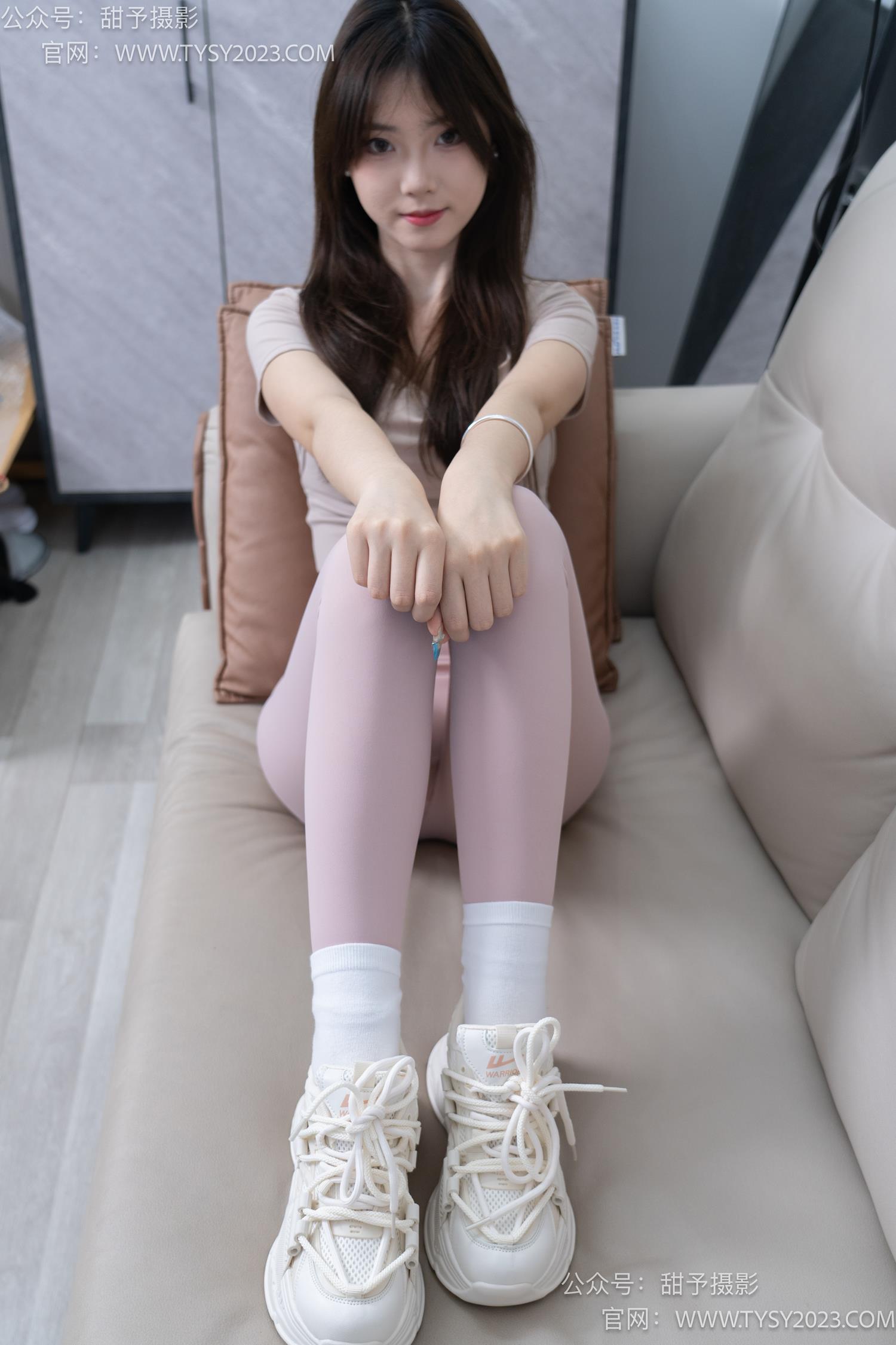 图片[29]-甜予摄影 NO.053 璇璇-瑜伽裤、运动鞋、白棉袜、裸足[149P] – 速更版-美库