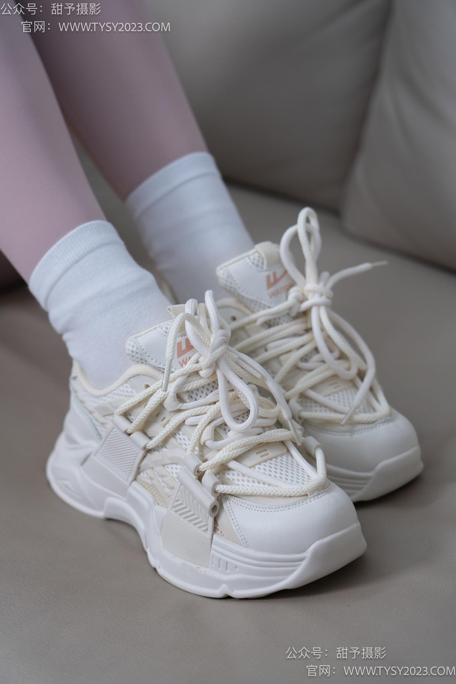 图片[31]-甜予摄影 NO.053 璇璇-瑜伽裤、运动鞋、白棉袜、裸足[149P] – 速更版-美库