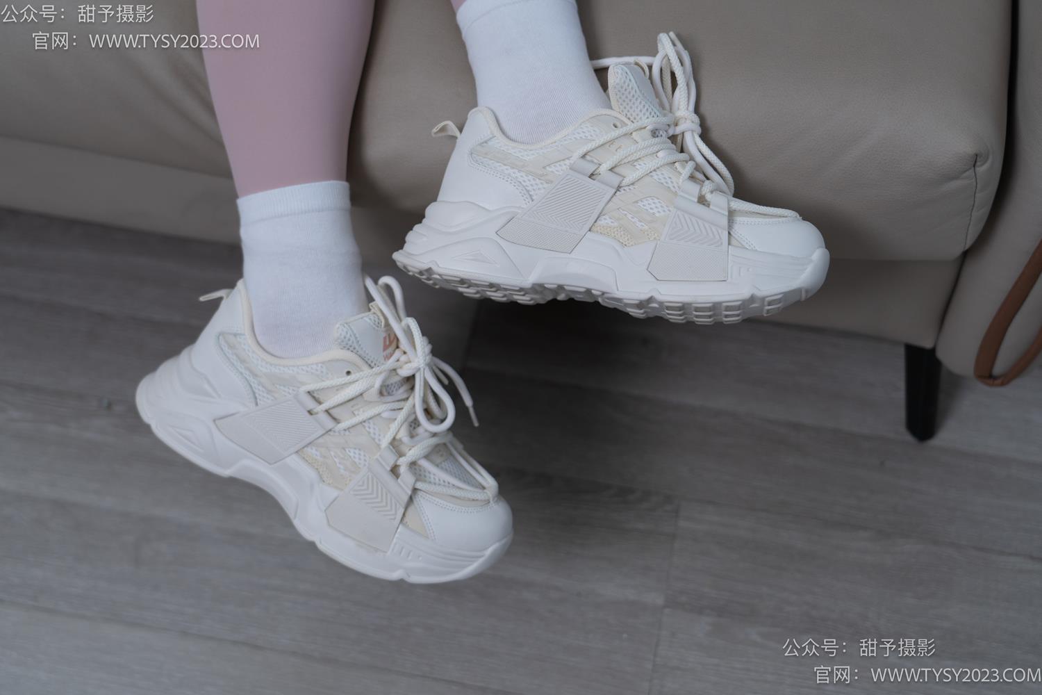 图片[41]-甜予摄影 NO.053 璇璇-瑜伽裤、运动鞋、白棉袜、裸足[149P] – 速更版-美库