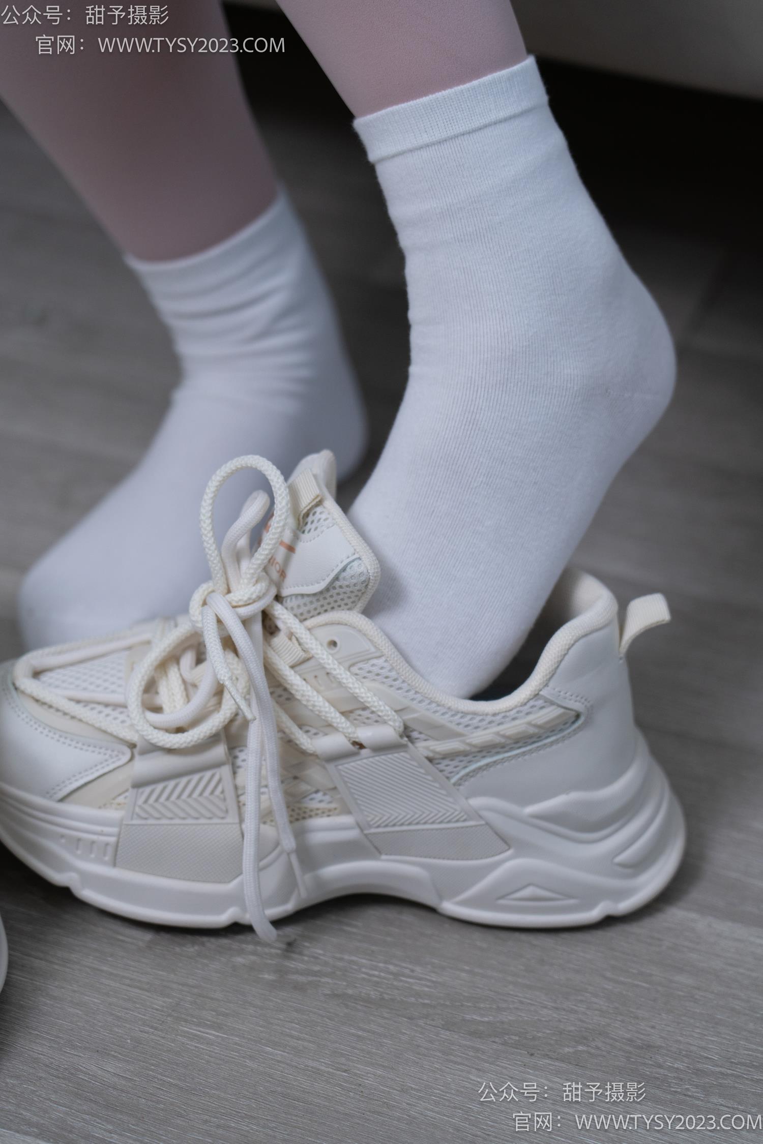 图片[55]-甜予摄影 NO.053 璇璇-瑜伽裤、运动鞋、白棉袜、裸足[149P] – 速更版-美库