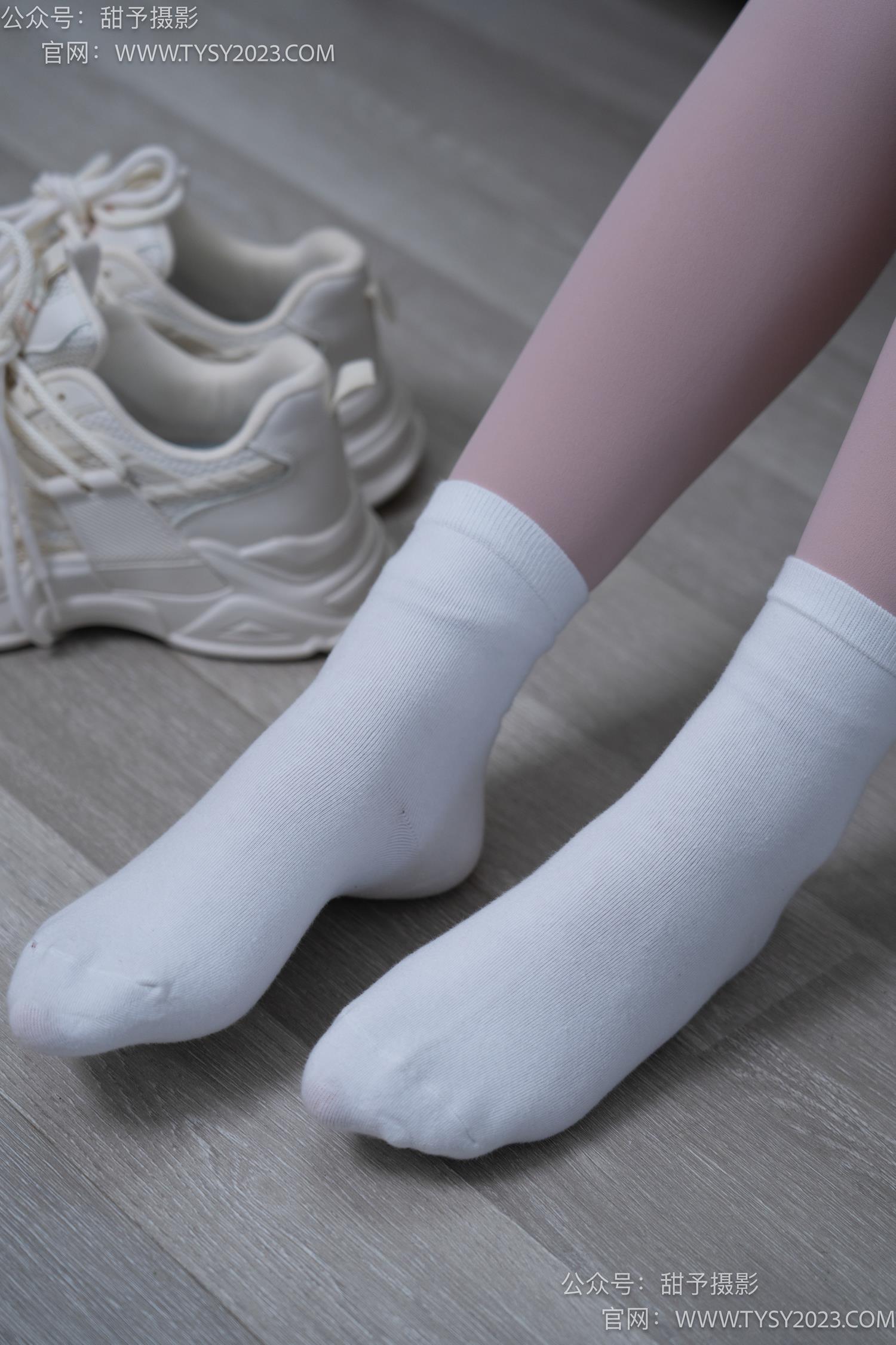 图片[59]-甜予摄影 NO.053 璇璇-瑜伽裤、运动鞋、白棉袜、裸足[149P] – 速更版-美库