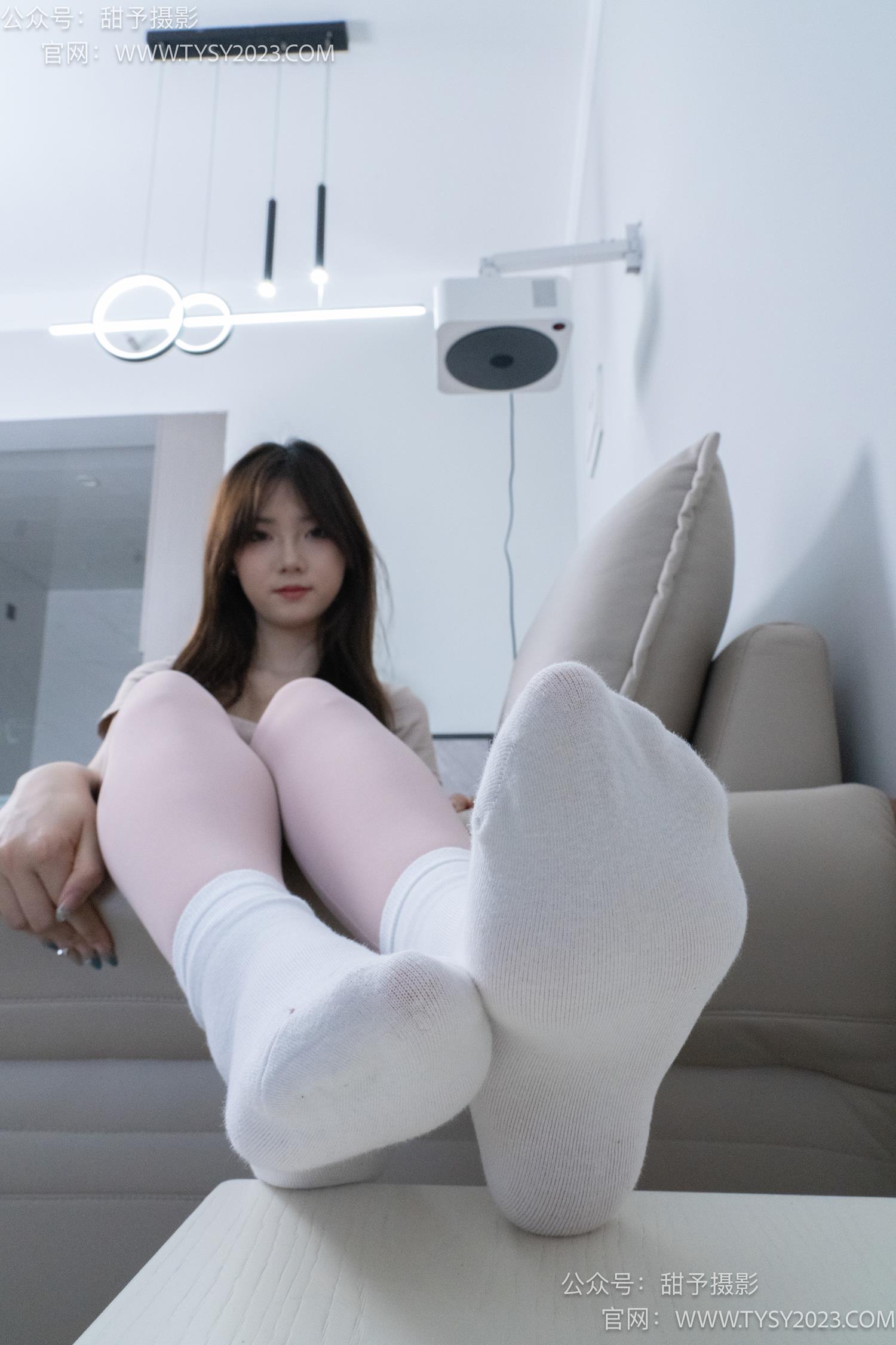 图片[77]-甜予摄影 NO.053 璇璇-瑜伽裤、运动鞋、白棉袜、裸足[149P] – 速更版-美库