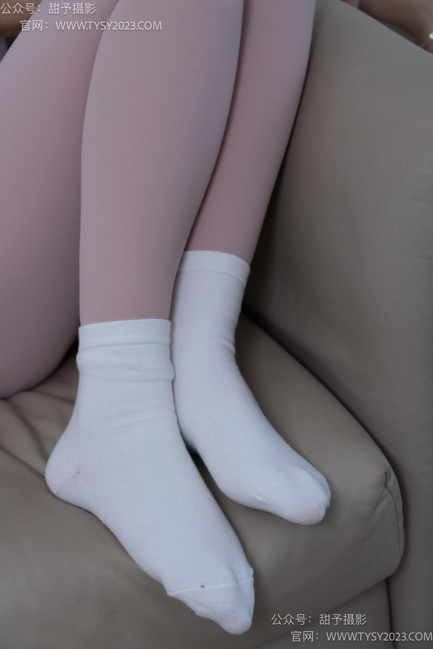 图片[85]-甜予摄影 NO.053 璇璇-瑜伽裤、运动鞋、白棉袜、裸足[149P] – 速更版-美库