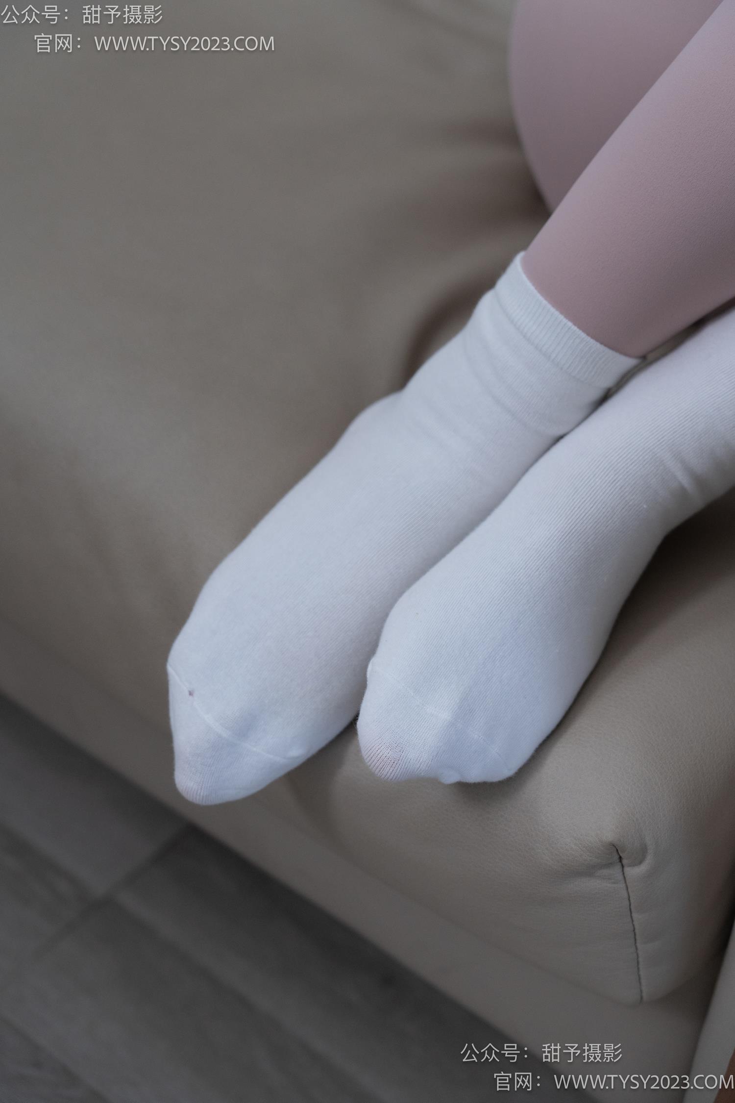图片[87]-甜予摄影 NO.053 璇璇-瑜伽裤、运动鞋、白棉袜、裸足[149P] – 速更版-美库