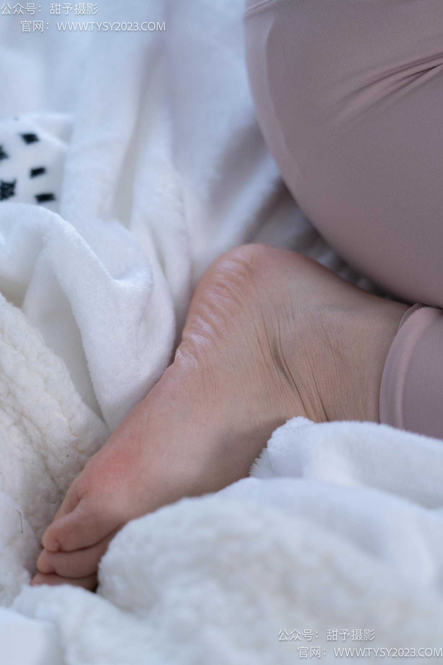 图片[143]-甜予摄影 NO.053 璇璇-瑜伽裤、运动鞋、白棉袜、裸足[149P] – 速更版-美库