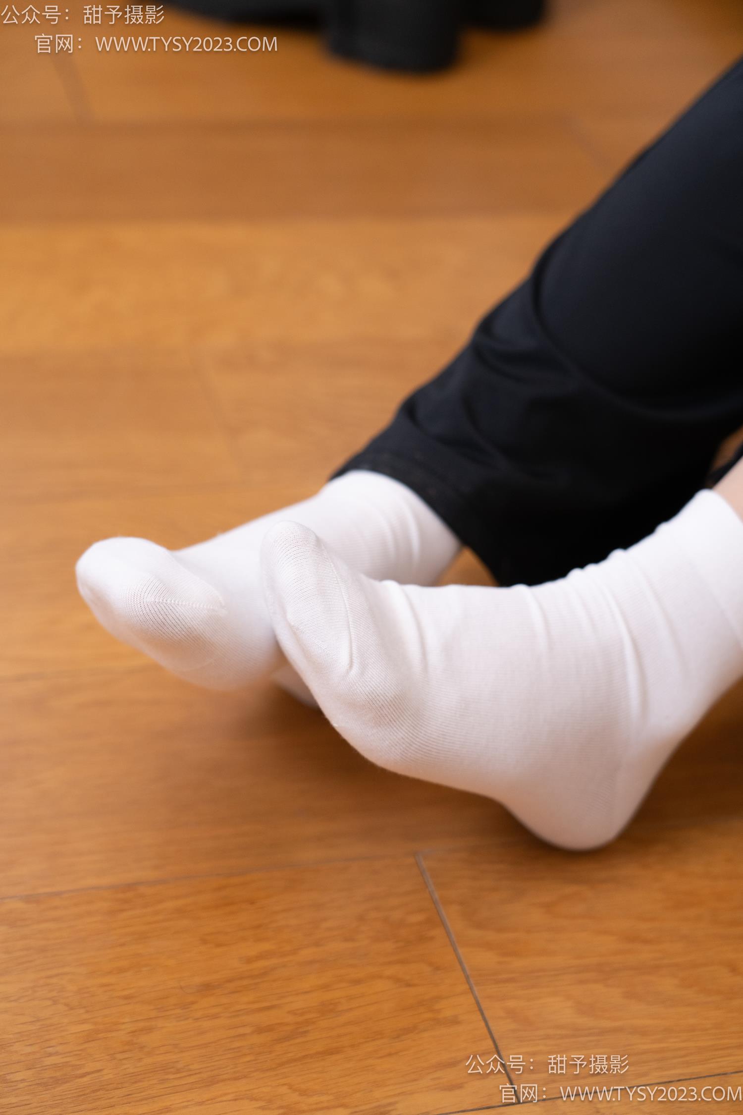 图片[24]-甜予摄影 NO.054 雪梨-皮鞋、白棉袜、肉丝[130P] – 速更版-美库