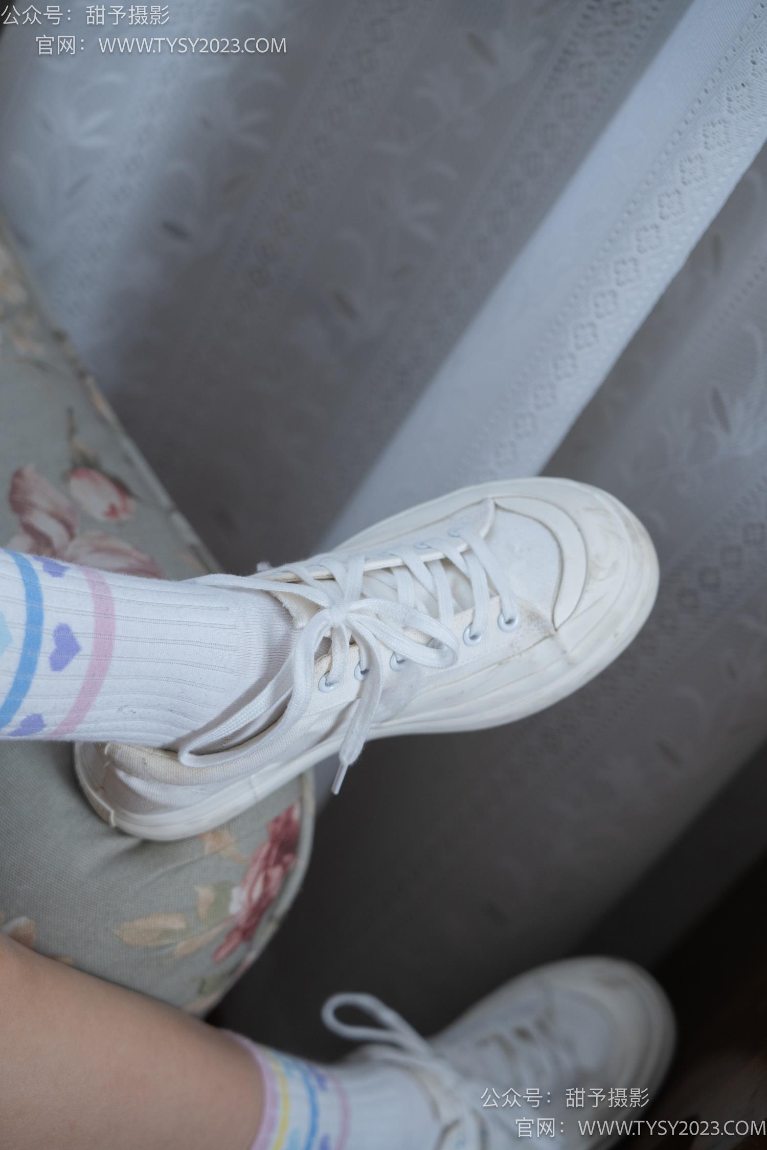 图片[20]-甜予摄影 NO.055 筱筱-板鞋、白棉袜、裸足[116P] – 速更版-美库