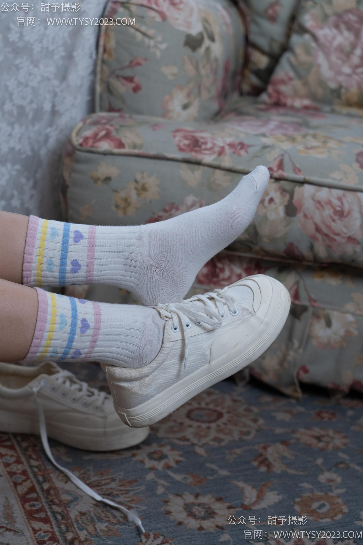 图片[41]-甜予摄影 NO.055 筱筱-板鞋、白棉袜、裸足[116P] – 速更版-美库