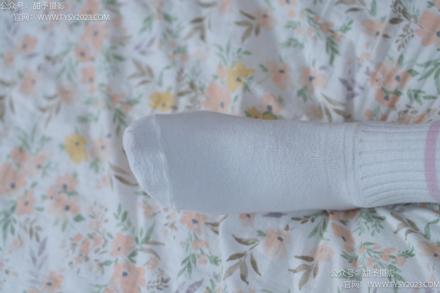 图片[89]-甜予摄影 NO.055 筱筱-板鞋、白棉袜、裸足[116P] – 速更版-美库