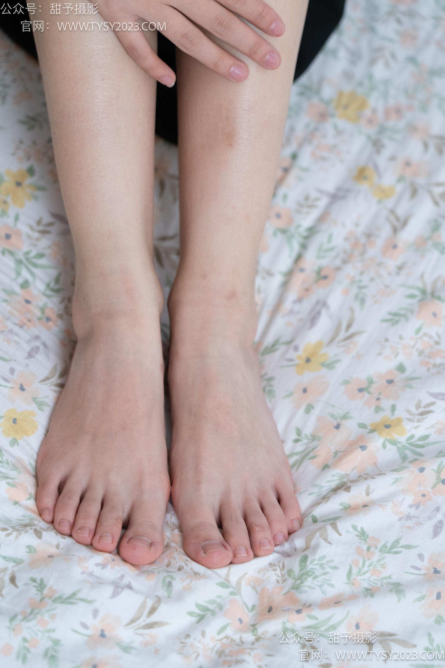 图片[95]-甜予摄影 NO.055 筱筱-板鞋、白棉袜、裸足[116P] – 速更版-美库