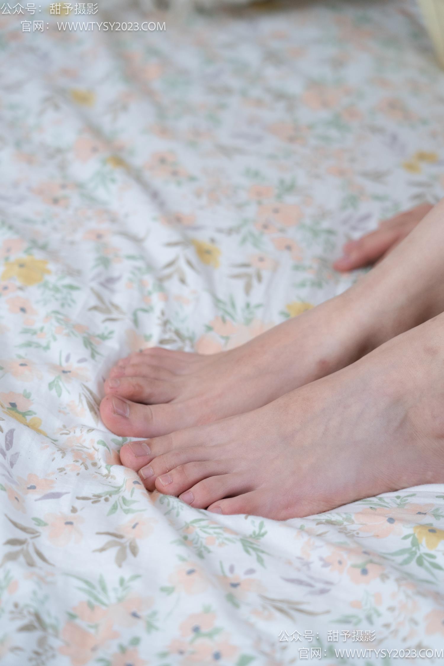 图片[100]-甜予摄影 NO.055 筱筱-板鞋、白棉袜、裸足[116P] – 速更版-美库
