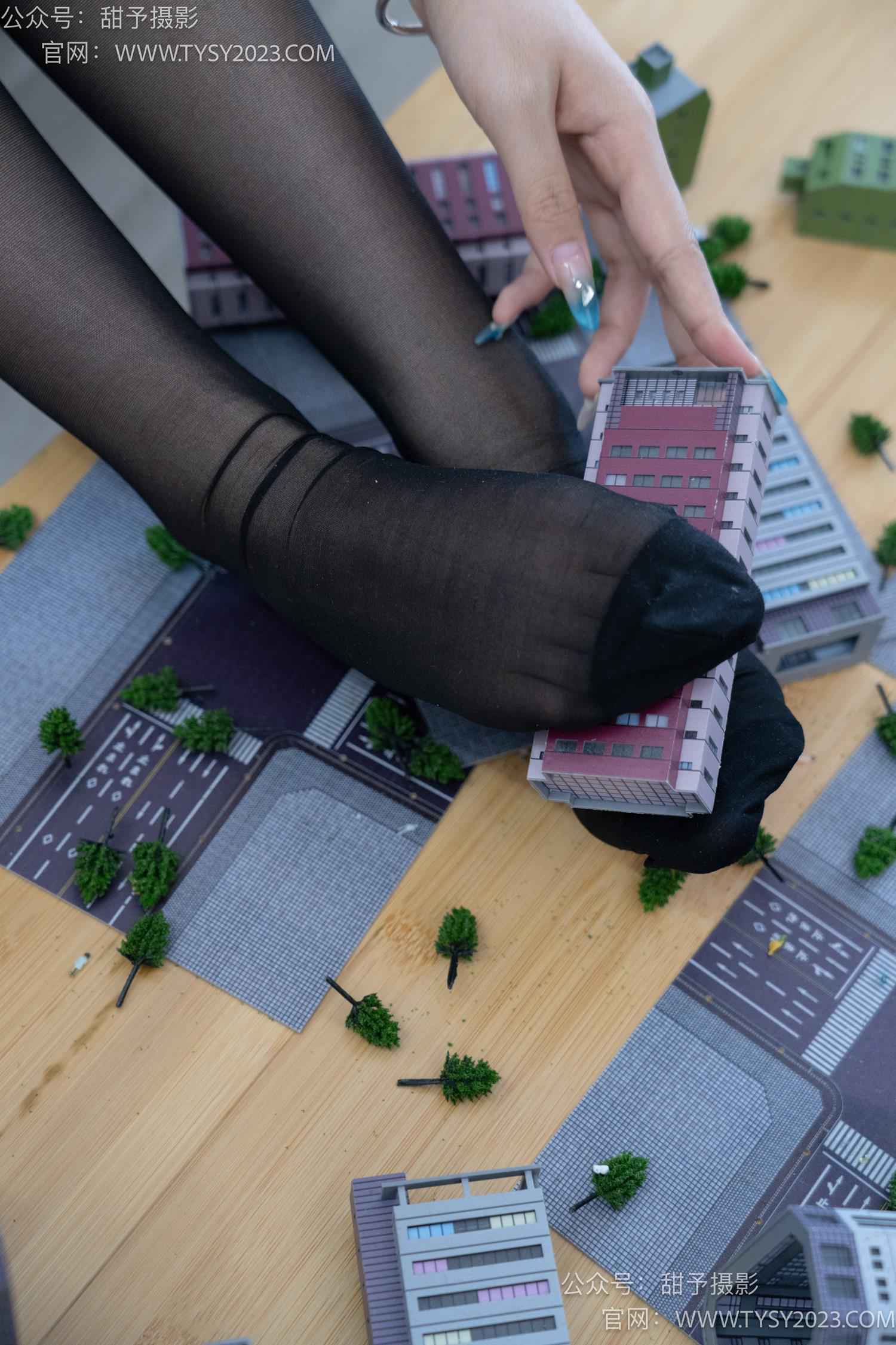 图片[71]-甜予摄影 NO.056 璇璇-高跟鞋、黑丝、白丝、裸足、小人国剧情[194P] – 速更版-美库