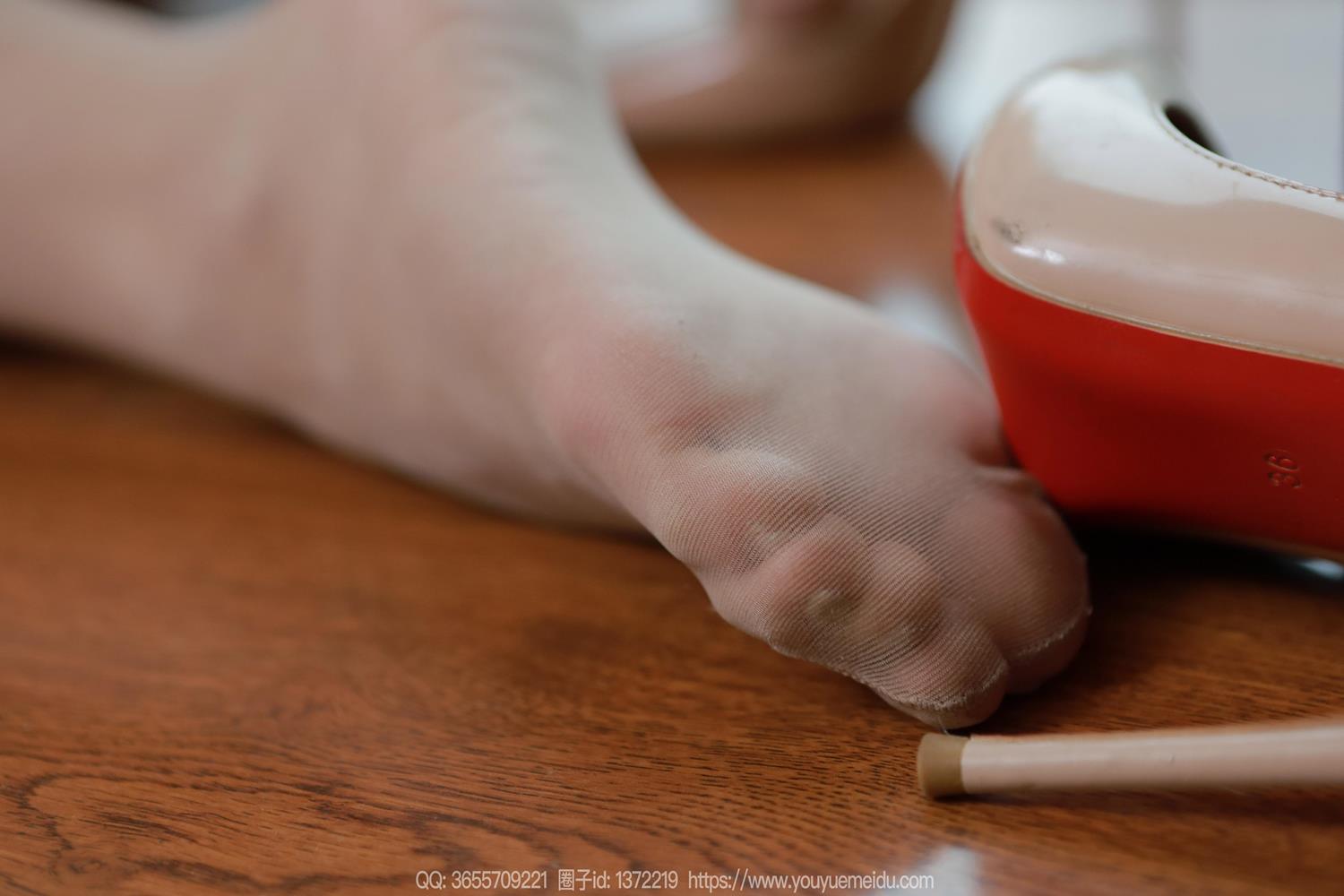 图片[10]-[IESS异思趣向] 2024.07.25 丝享家1803：兔兔《白衣职业（下）》[21P] – 速更版-美库