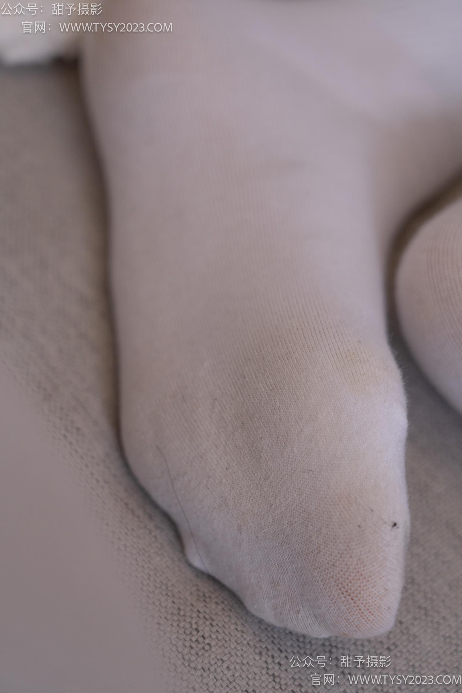 图片[36]-甜予摄影 NO.057 鱼鱼-制服、透明高跟鞋、自然穿脏白棉袜、裸足[139P] – 速更版-美库
