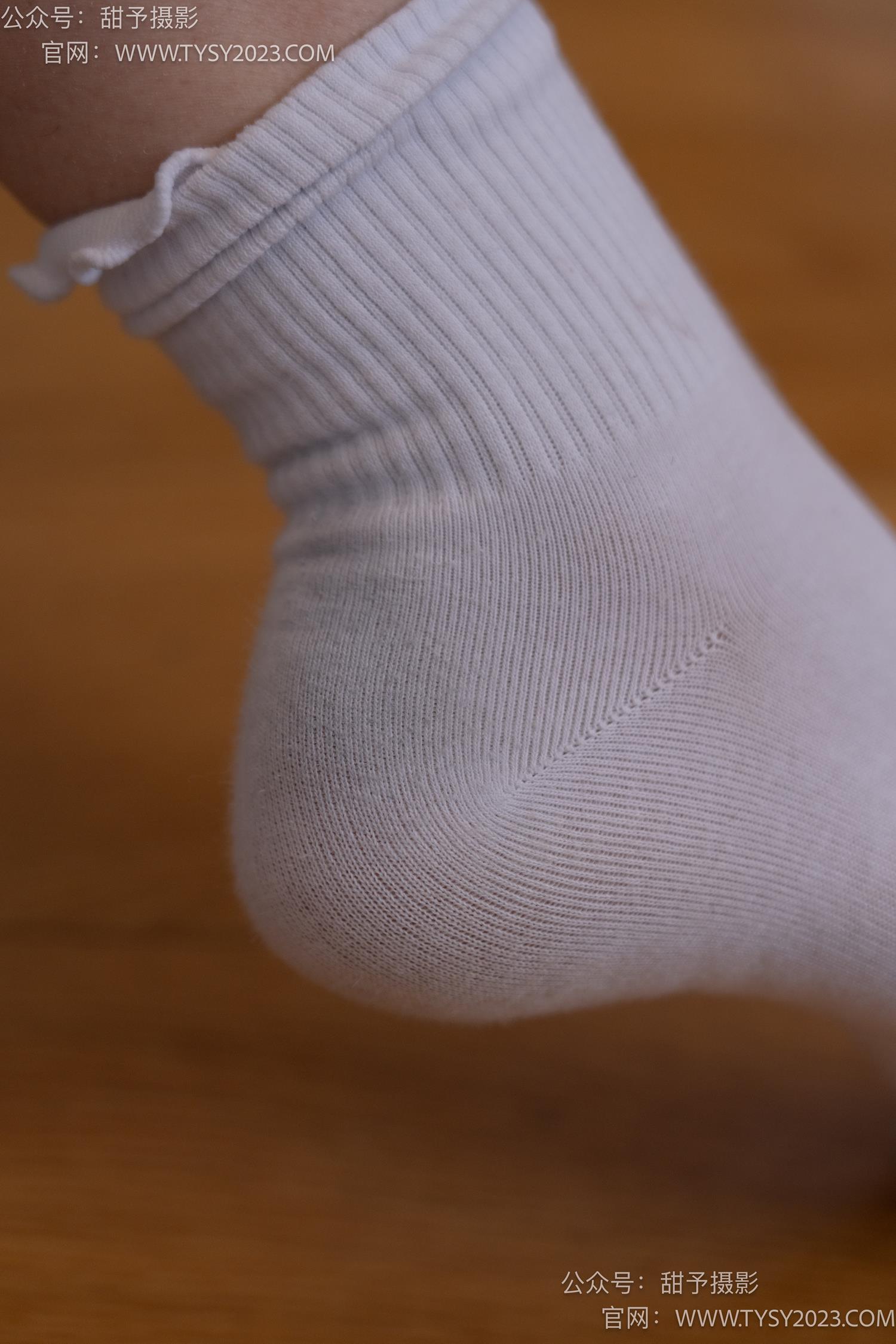 图片[39]-甜予摄影 NO.057 鱼鱼-制服、透明高跟鞋、自然穿脏白棉袜、裸足[139P] – 速更版-美库
