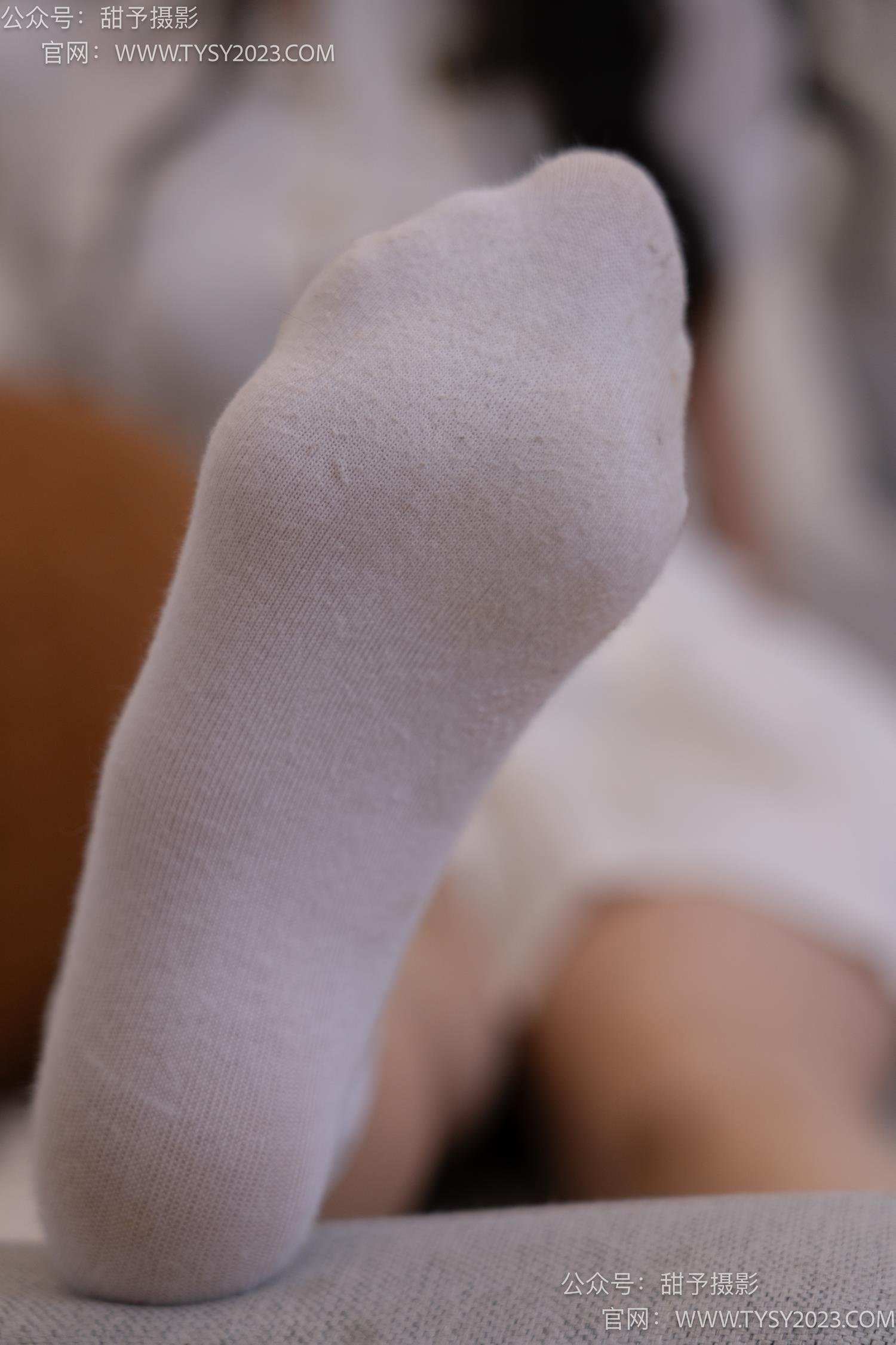 图片[41]-甜予摄影 NO.057 鱼鱼-制服、透明高跟鞋、自然穿脏白棉袜、裸足[139P] – 速更版-美库