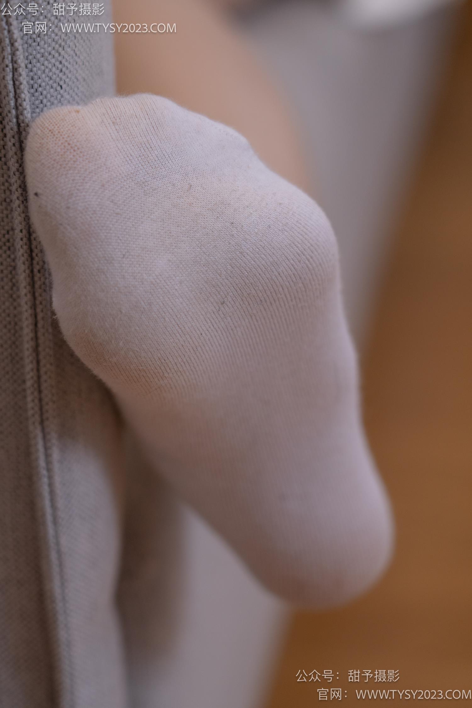 图片[42]-甜予摄影 NO.057 鱼鱼-制服、透明高跟鞋、自然穿脏白棉袜、裸足[139P] – 速更版-美库