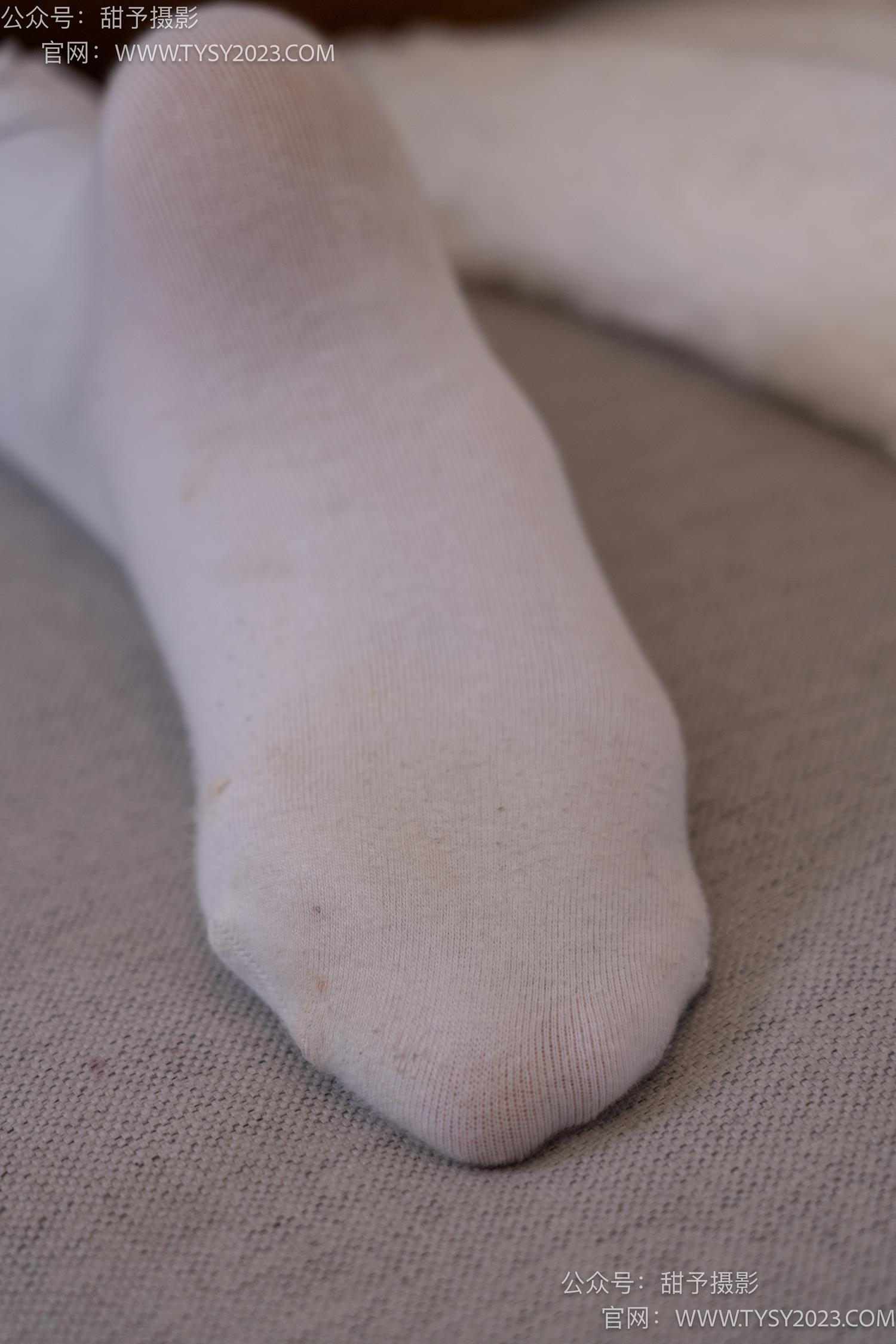 图片[45]-甜予摄影 NO.057 鱼鱼-制服、透明高跟鞋、自然穿脏白棉袜、裸足[139P] – 速更版-美库