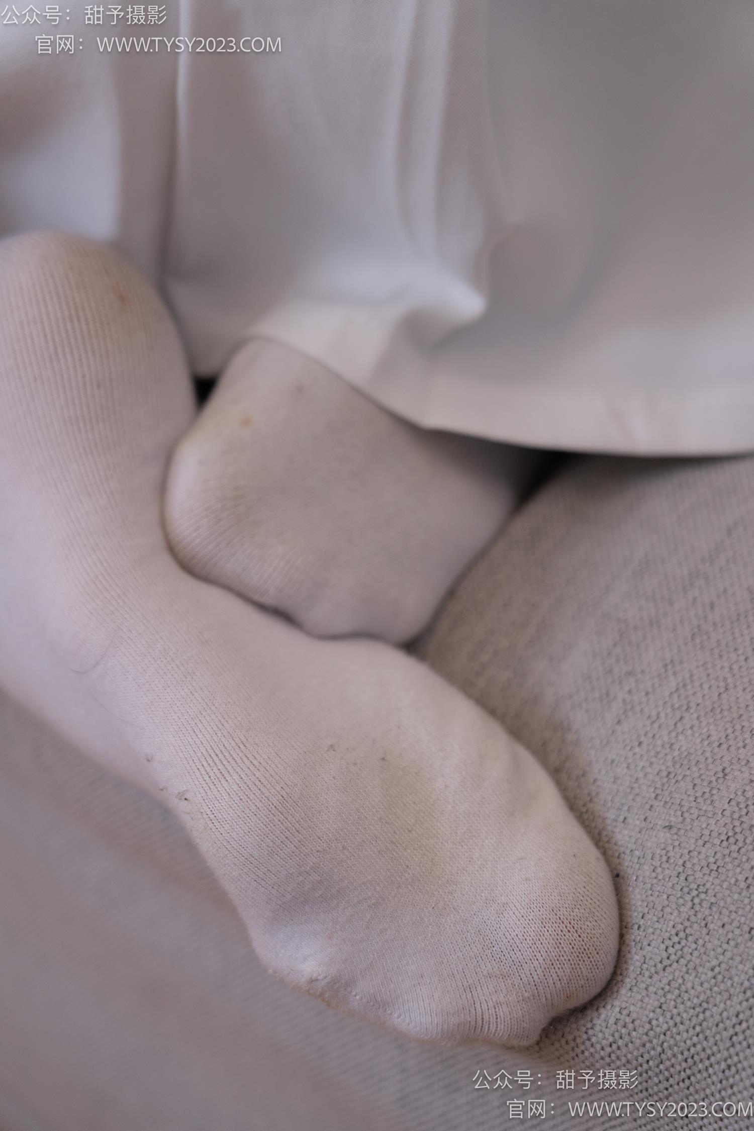 图片[53]-甜予摄影 NO.057 鱼鱼-制服、透明高跟鞋、自然穿脏白棉袜、裸足[139P] – 速更版-美库