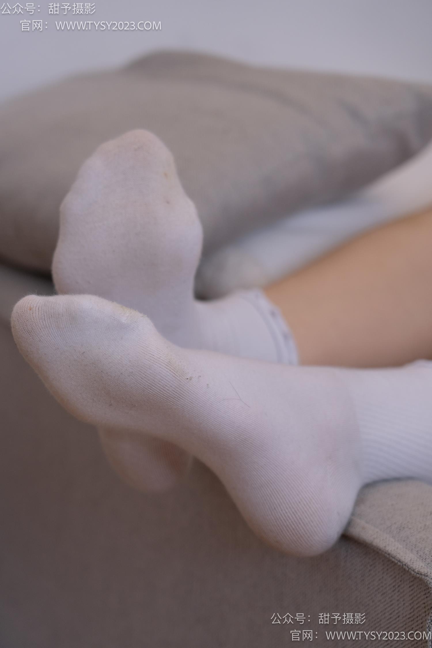 图片[59]-甜予摄影 NO.057 鱼鱼-制服、透明高跟鞋、自然穿脏白棉袜、裸足[139P] – 速更版-美库