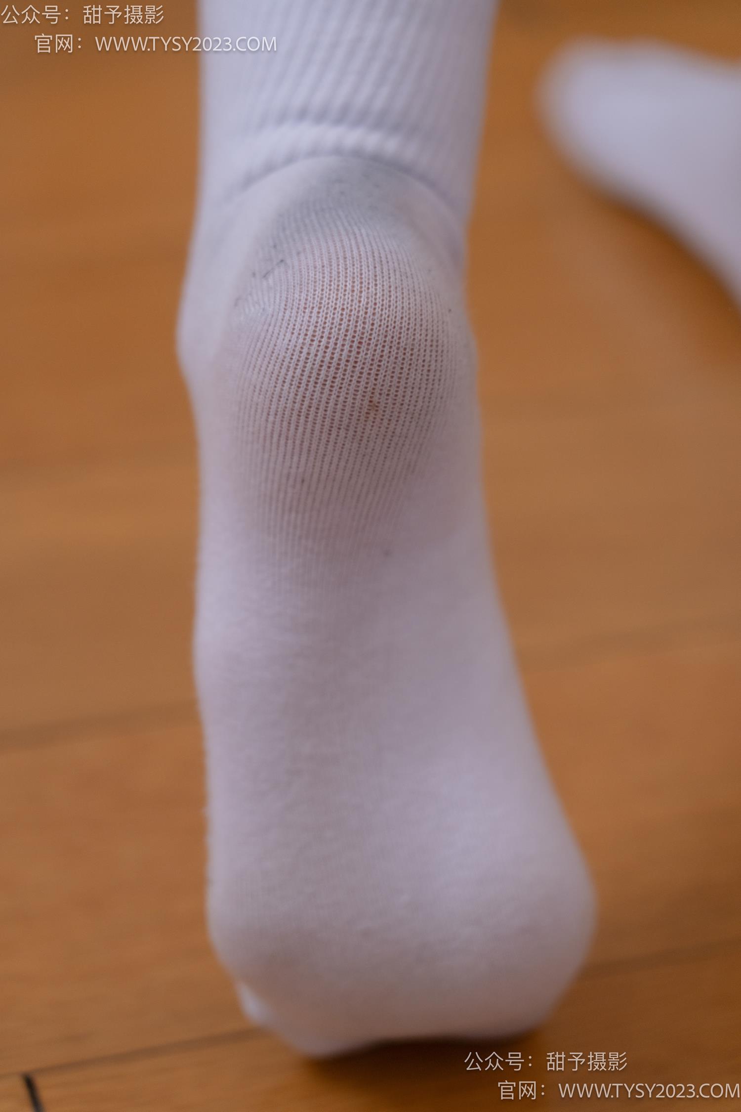 图片[69]-甜予摄影 NO.057 鱼鱼-制服、透明高跟鞋、自然穿脏白棉袜、裸足[139P] – 速更版-美库