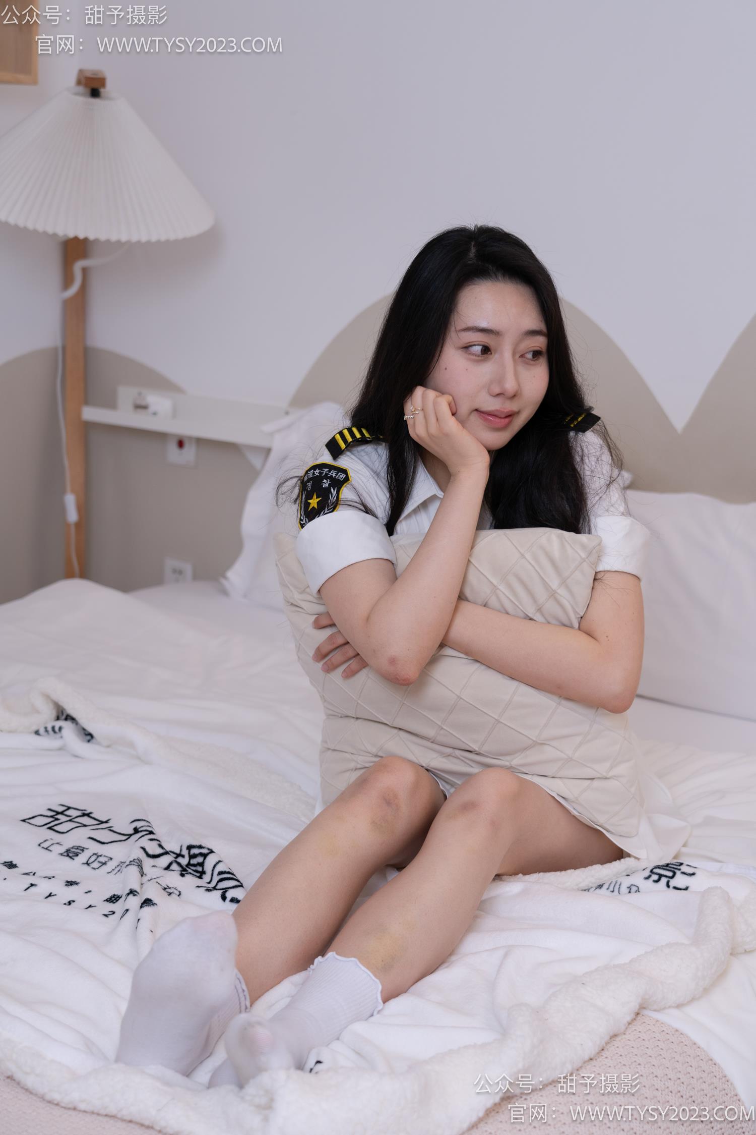 图片[98]-甜予摄影 NO.057 鱼鱼-制服、透明高跟鞋、自然穿脏白棉袜、裸足[139P] – 速更版-美库