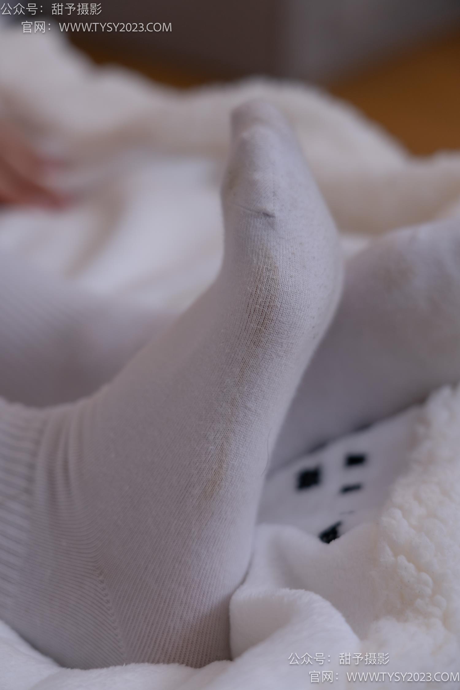 图片[101]-甜予摄影 NO.057 鱼鱼-制服、透明高跟鞋、自然穿脏白棉袜、裸足[139P] – 速更版-美库