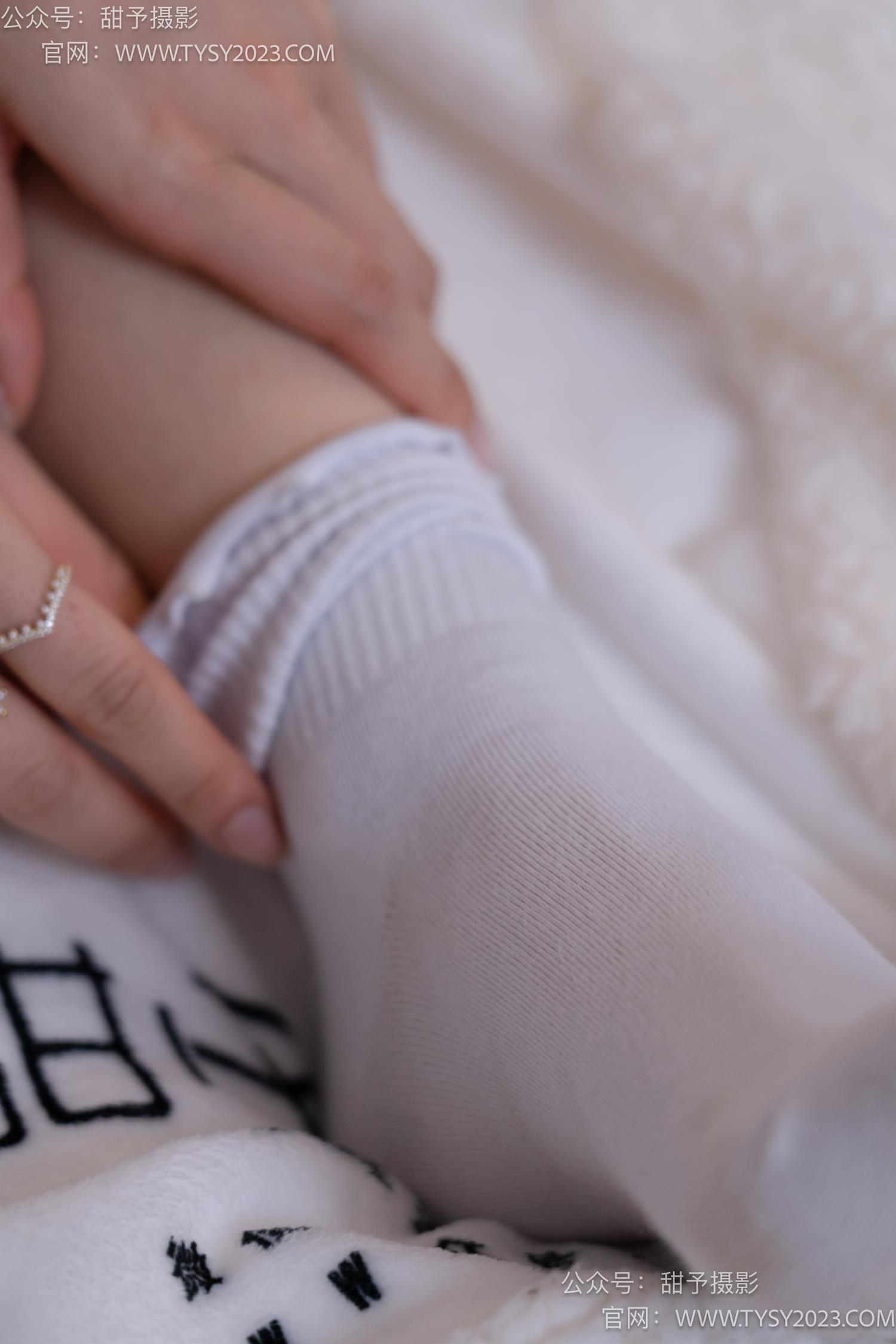 图片[108]-甜予摄影 NO.057 鱼鱼-制服、透明高跟鞋、自然穿脏白棉袜、裸足[139P] – 速更版-美库