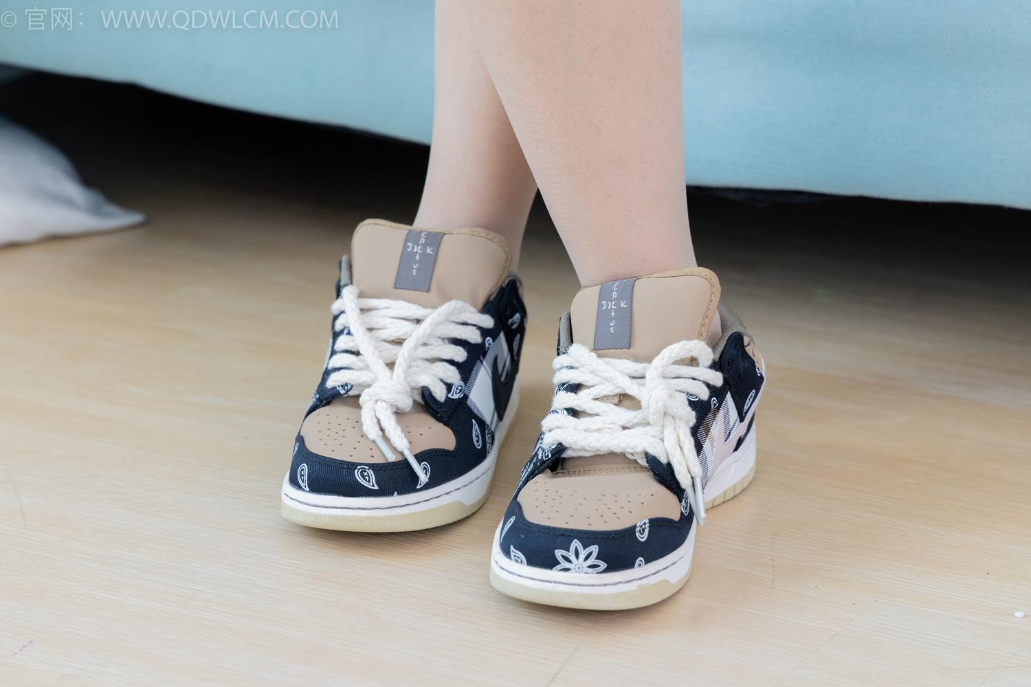 图片[111]-物恋传媒 NO.2043 林林-思念在发烫[150P] – 速更版-美库