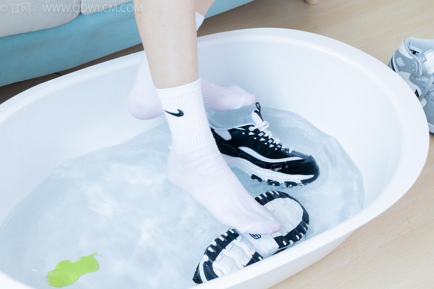 图片[123]-物恋传媒 NO.2045 菜菜-夜晚小巷[150P] – 速更版-美库