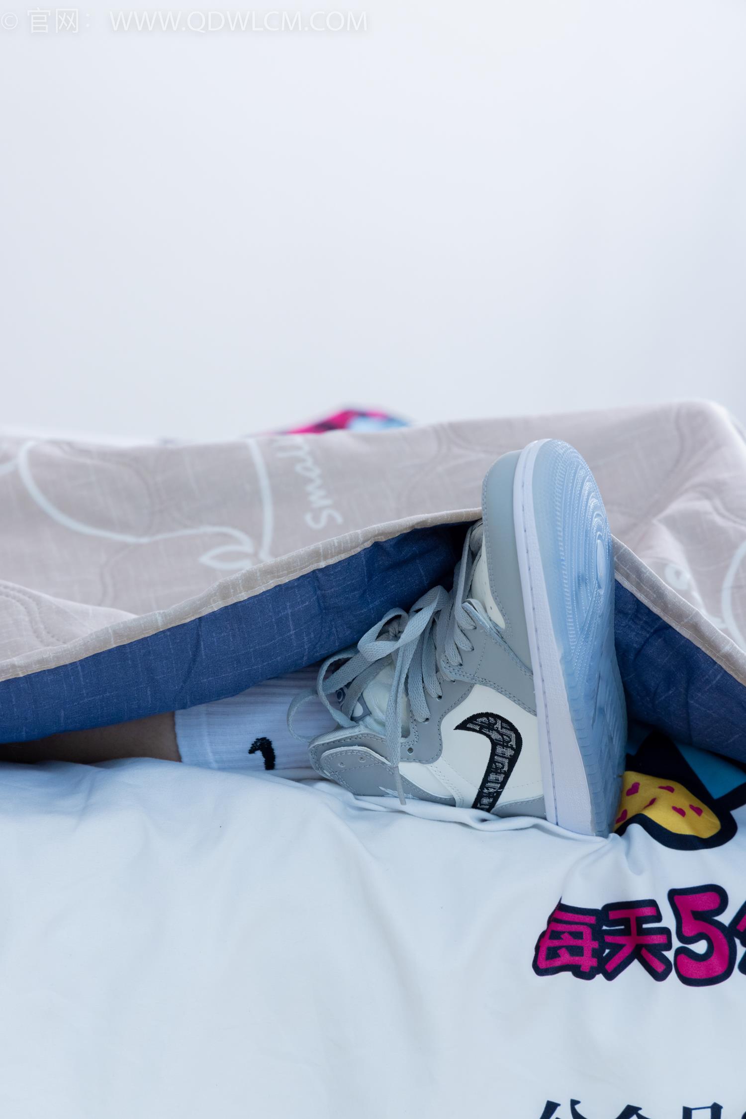 图片[128]-物恋传媒 NO.2045 菜菜-夜晚小巷[150P] – 速更版-美库