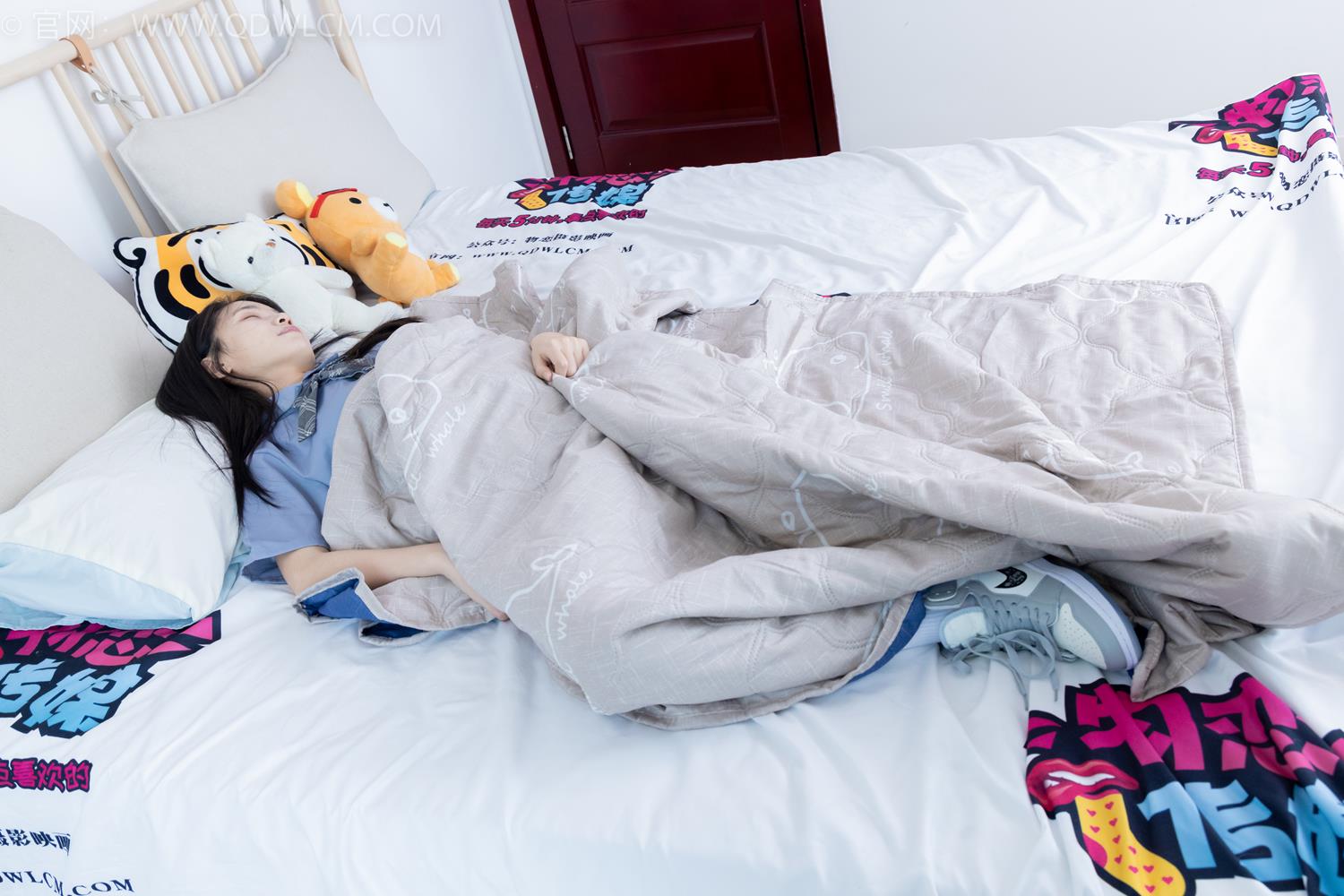 图片[133]-物恋传媒 NO.2045 菜菜-夜晚小巷[150P] – 速更版-美库