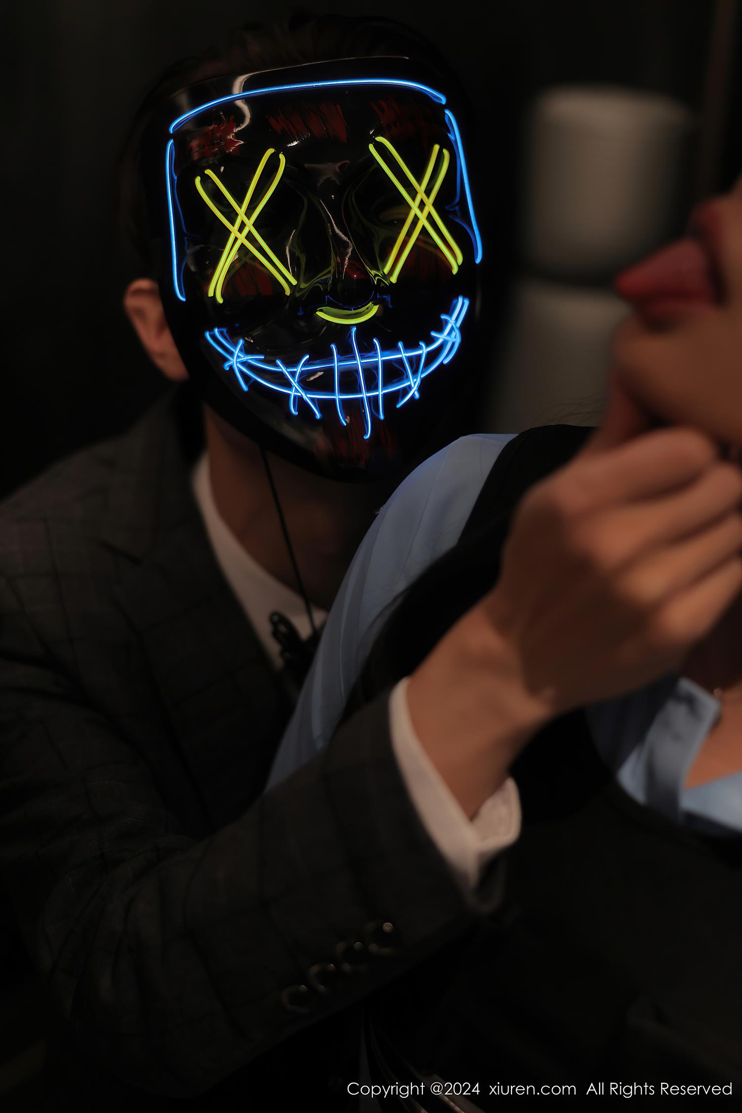 图片[18]-[Xiuren秀人网]2024.08.27 NO.9071 麦田[16+1P] – 速更版-美库