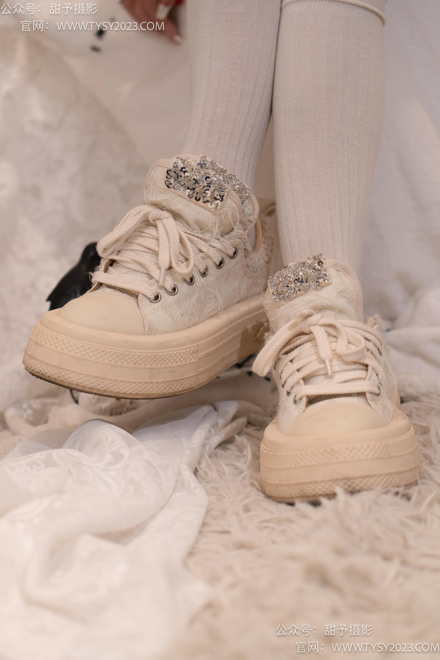 图片[20]-甜予摄影 NO.058 小熊-板鞋、过膝白棉袜、过膝薄白丝[128P] – 速更版-美库