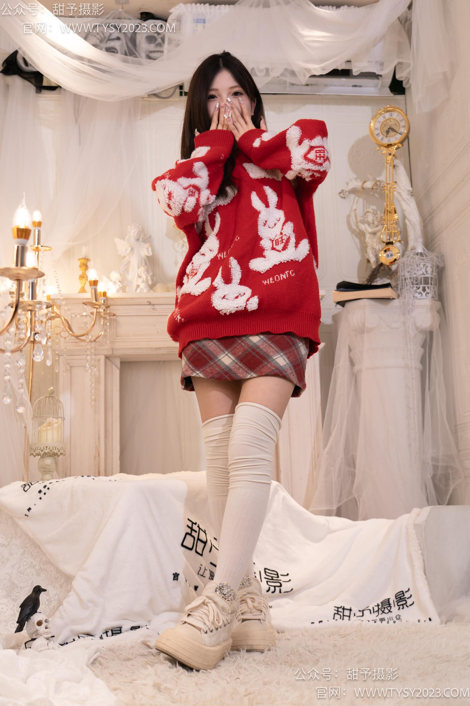 图片[37]-甜予摄影 NO.058 小熊-板鞋、过膝白棉袜、过膝薄白丝[128P] – 速更版-美库