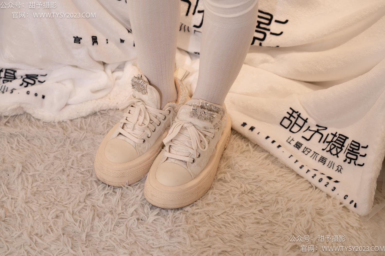 图片[41]-甜予摄影 NO.058 小熊-板鞋、过膝白棉袜、过膝薄白丝[128P] – 速更版-美库